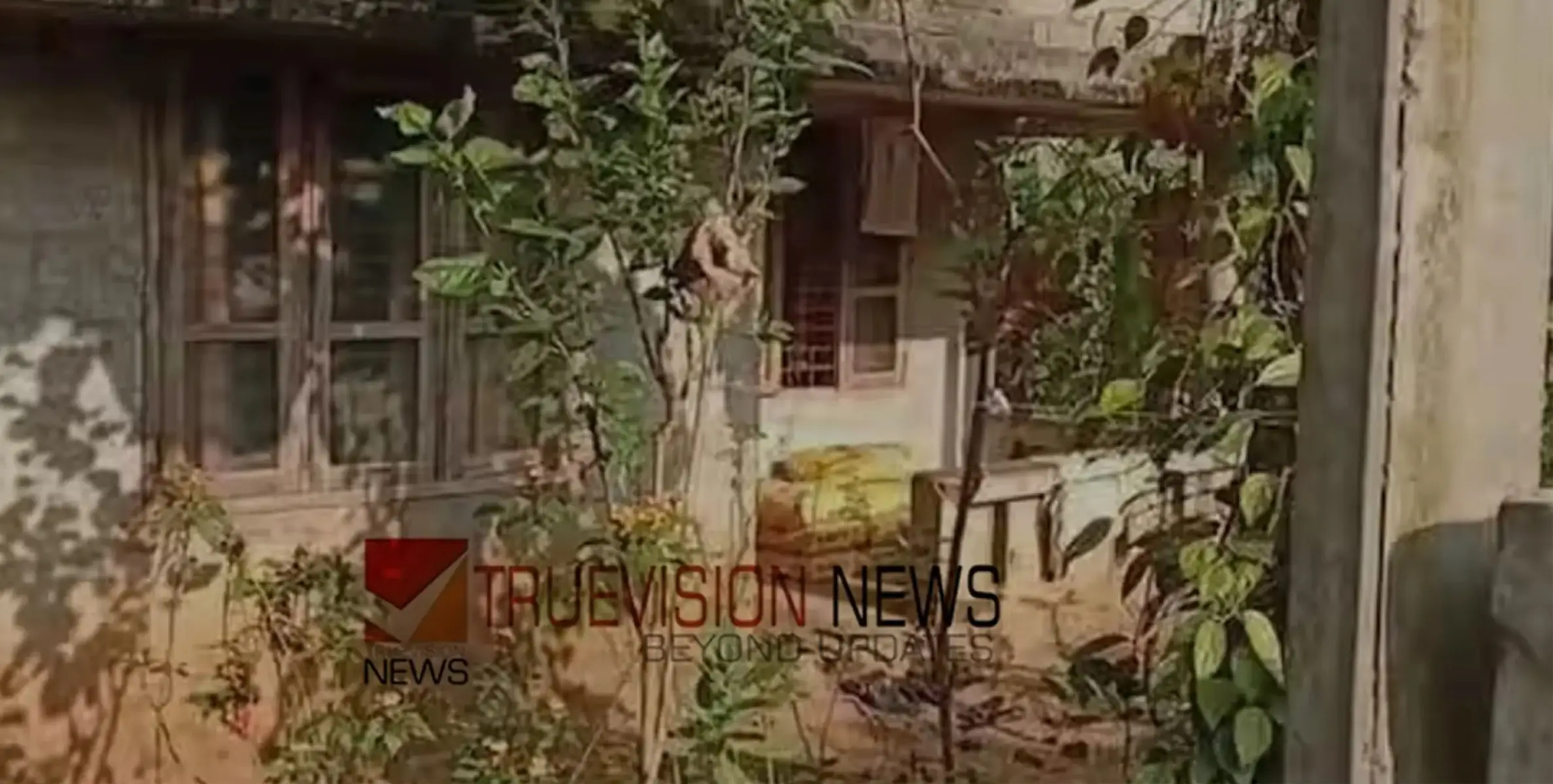 ഉറങ്ങിക്കിടന്ന മകനെ അച്ഛൻ വെട്ടിപ്പരിക്കേൽപിച്ചു