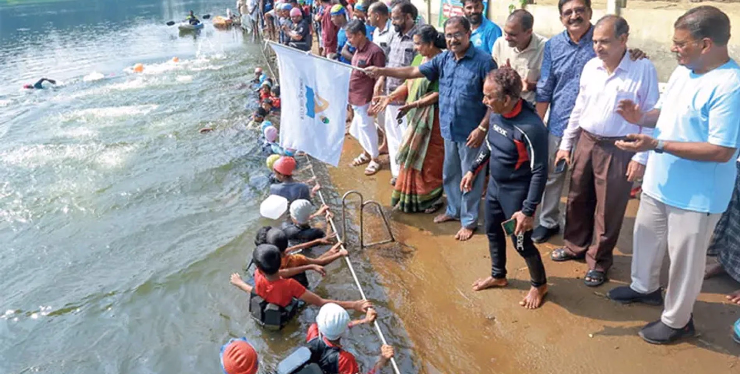 പിറവത്ത് വേനൽക്കാല നീന്തൽ പരിശീലന ക്യാമ്പിന് തുടക്കമായി