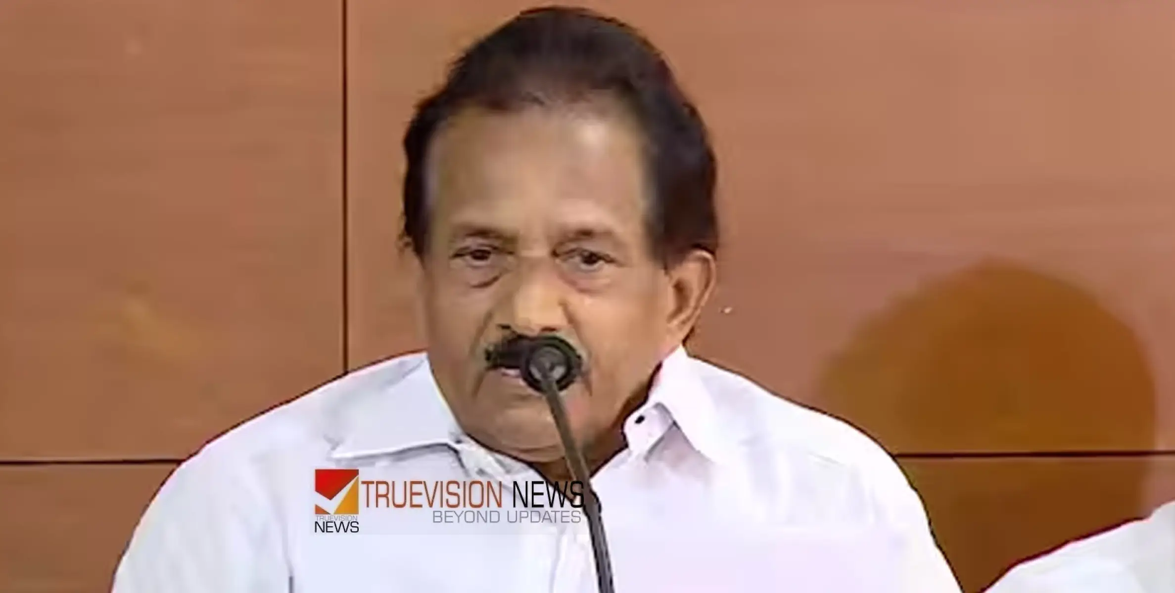 ജ്വല്ലറി ഉടമയെ ഭീഷണിപ്പെടുത്തി സ്വർണം തട്ടിയെന്ന് പരാതി; മുൻ എംഎൽഎ മാത്യു സ്റ്റീഫൻ അടക്കം മൂന്ന് പേർക്കെതിരെ കേസ്