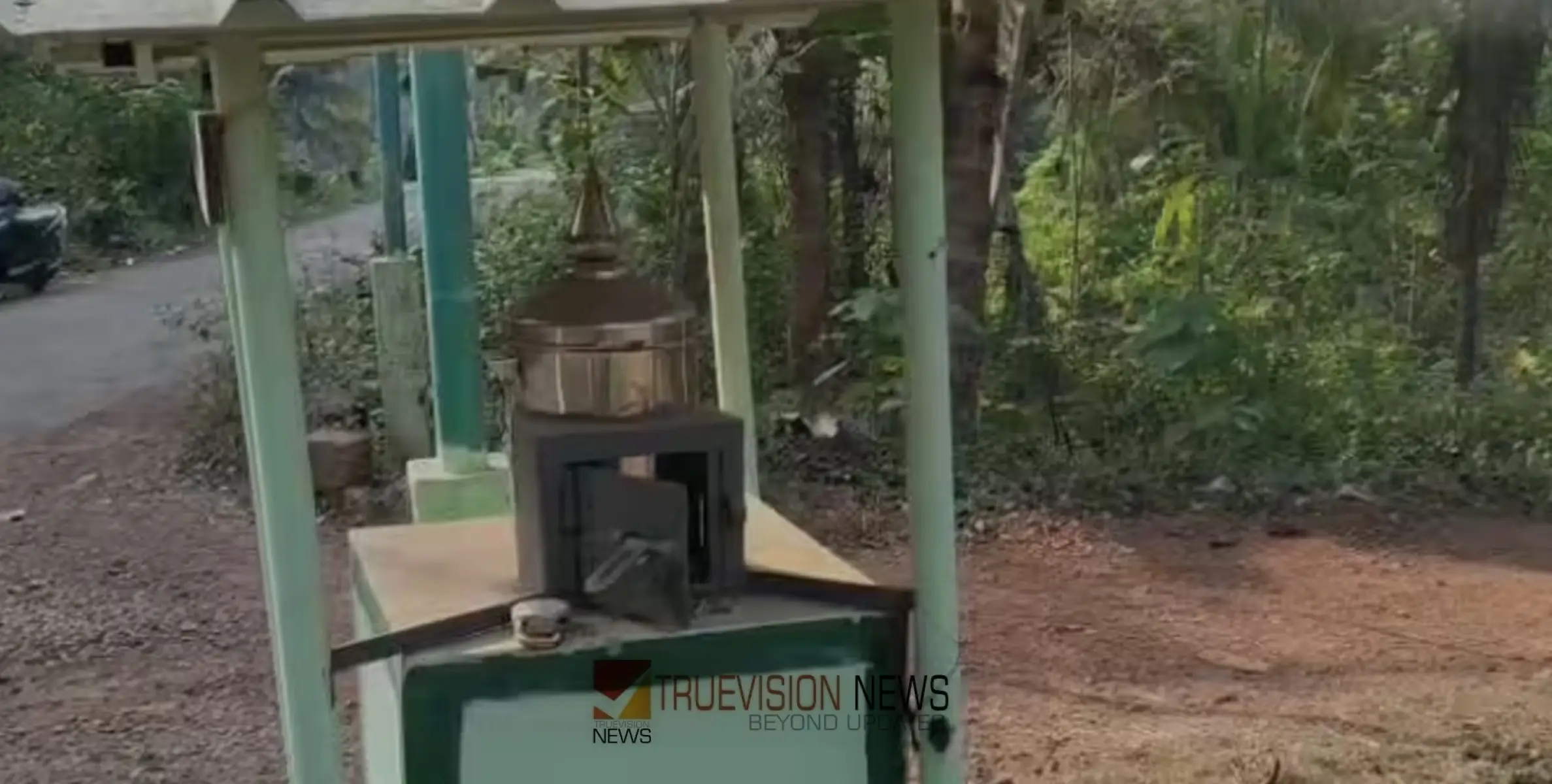 റമദാൻ കാലത്തെ പണം വെള്ളിയാഴ്ച പുറത്തെടുക്കാനിരിക്കെ മോഷണം; കണ്ണൂരിൽ മസ്ജിദിലെ ഭണ്ഡാരം തകർത്ത് പണം കവർന്നു