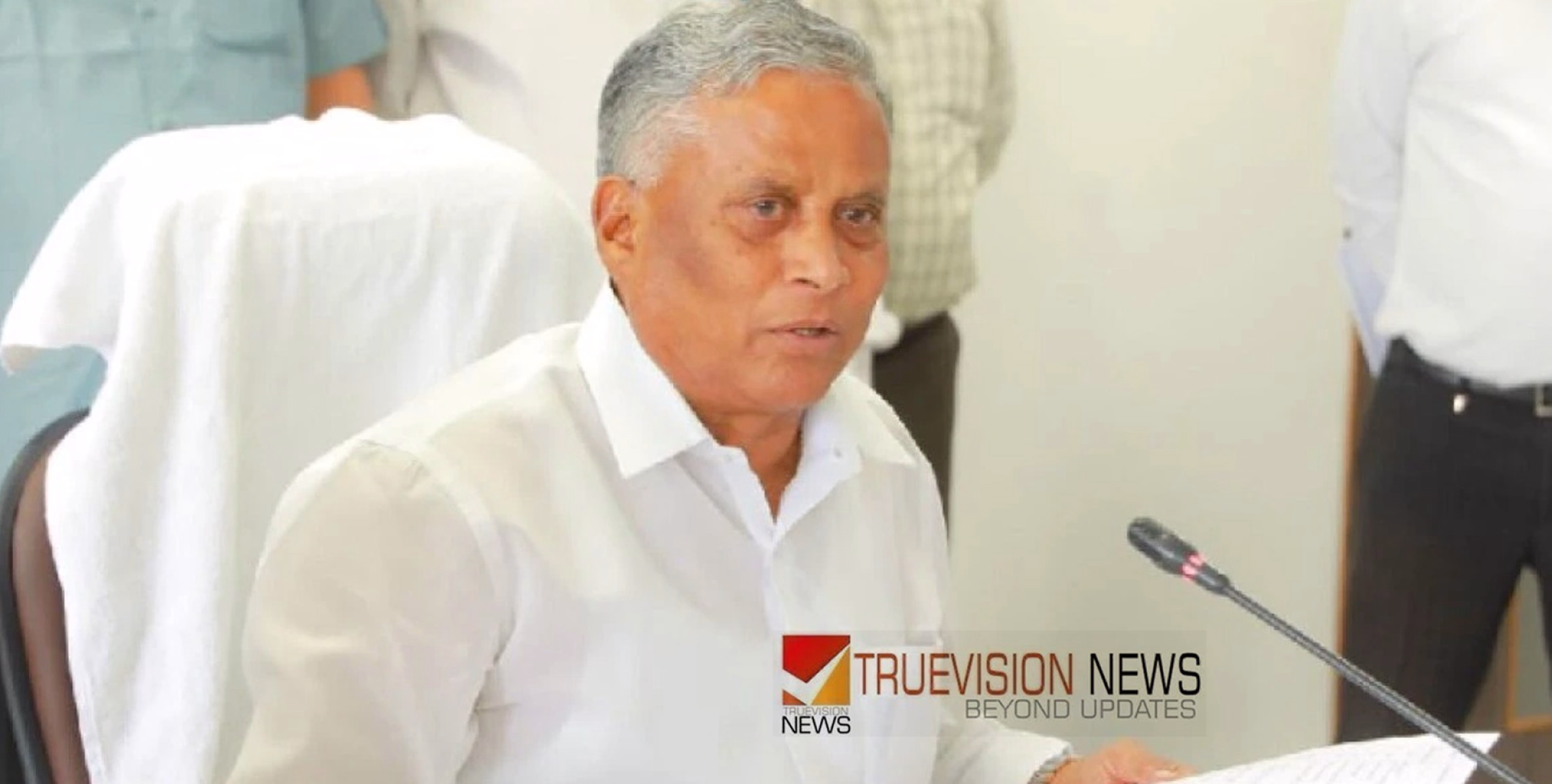റെ​യി​ൽ​വേ പ​രീ​ക്ഷാ​ർ​ത്ഥിക​ളു​ടെ പൂ​ണൂ​ലും മംഗളസൂത്രങ്ങളും അ​ഴി​പ്പി​ക്ക​രു​ത്-​റെ​യി​ൽ​വേ സ​ഹ​മ​ന്ത്രി