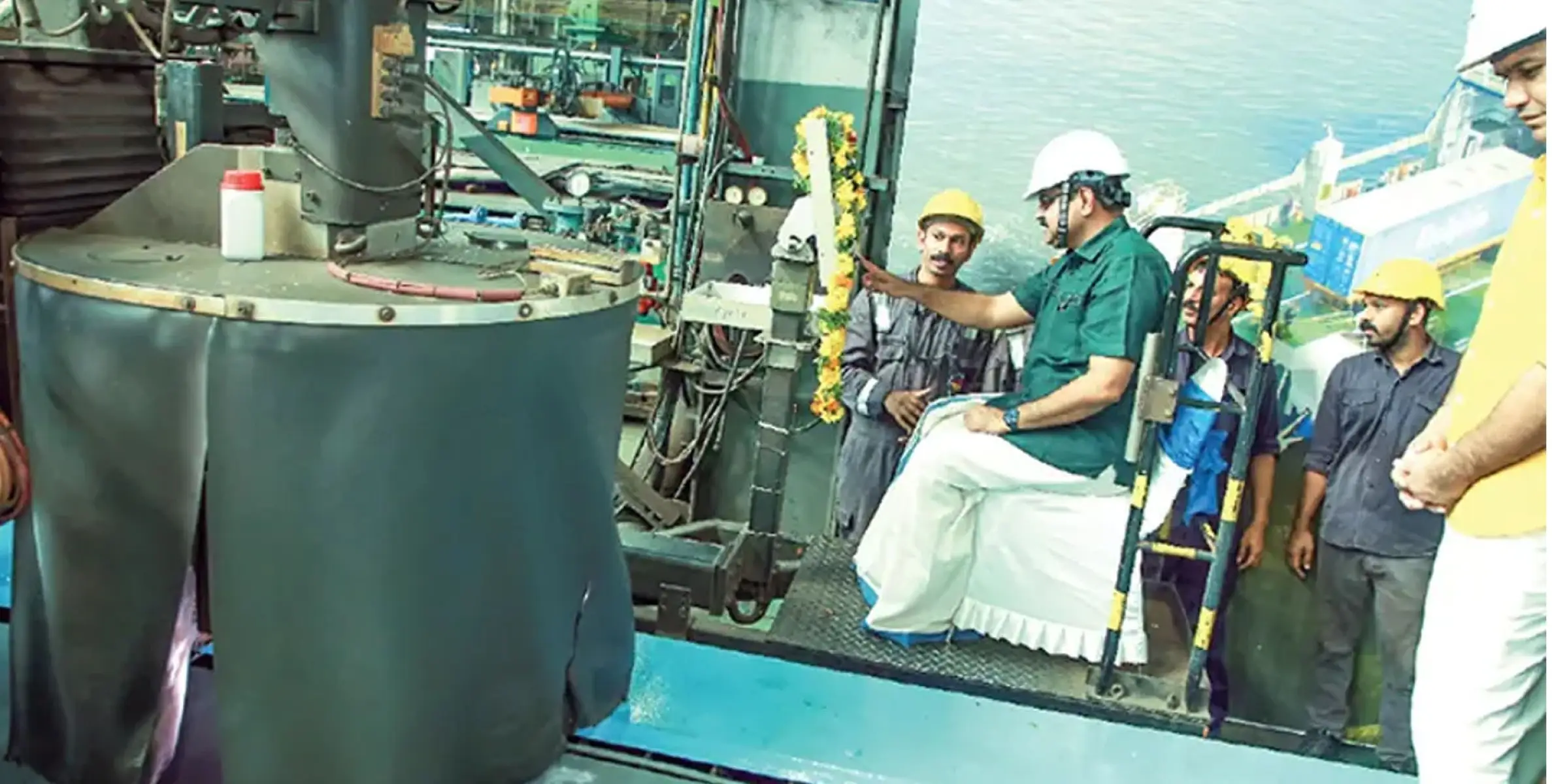മൂന്നാമത്തെ റോ റോ നിര്‍മാണം: സ്റ്റീൽമുറിക്കൽ നടത്തി