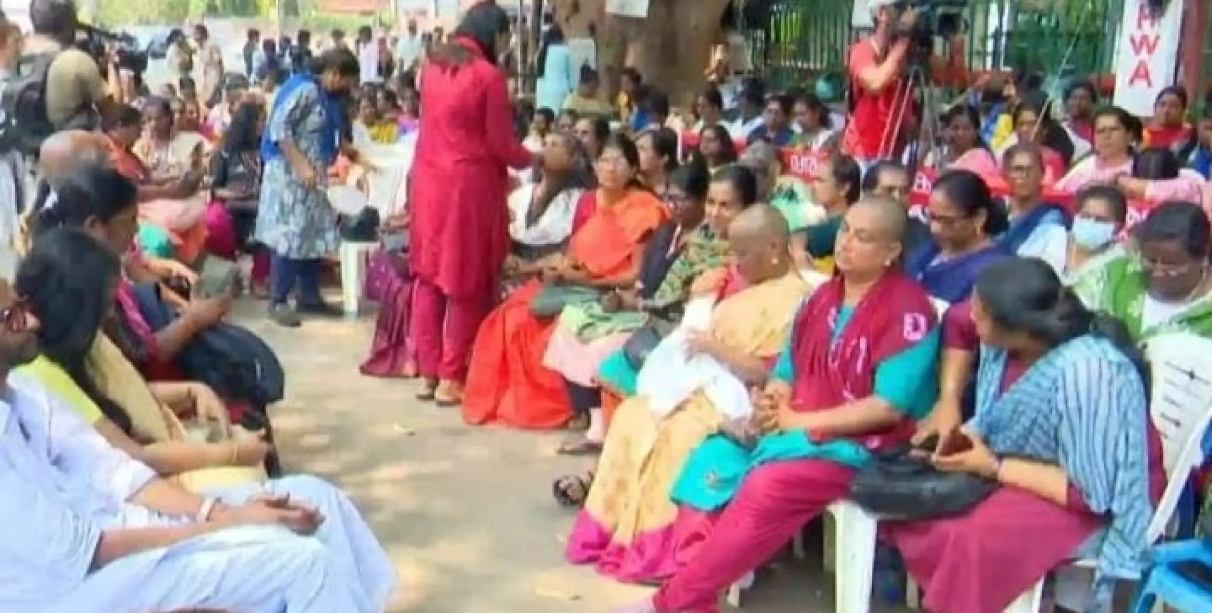 ആശാവർക്കേഴ്സ് നിരാഹാര സമരം അവസാനിപ്പിച്ചു; രാപകൽ സമരത്തിലേക്ക്