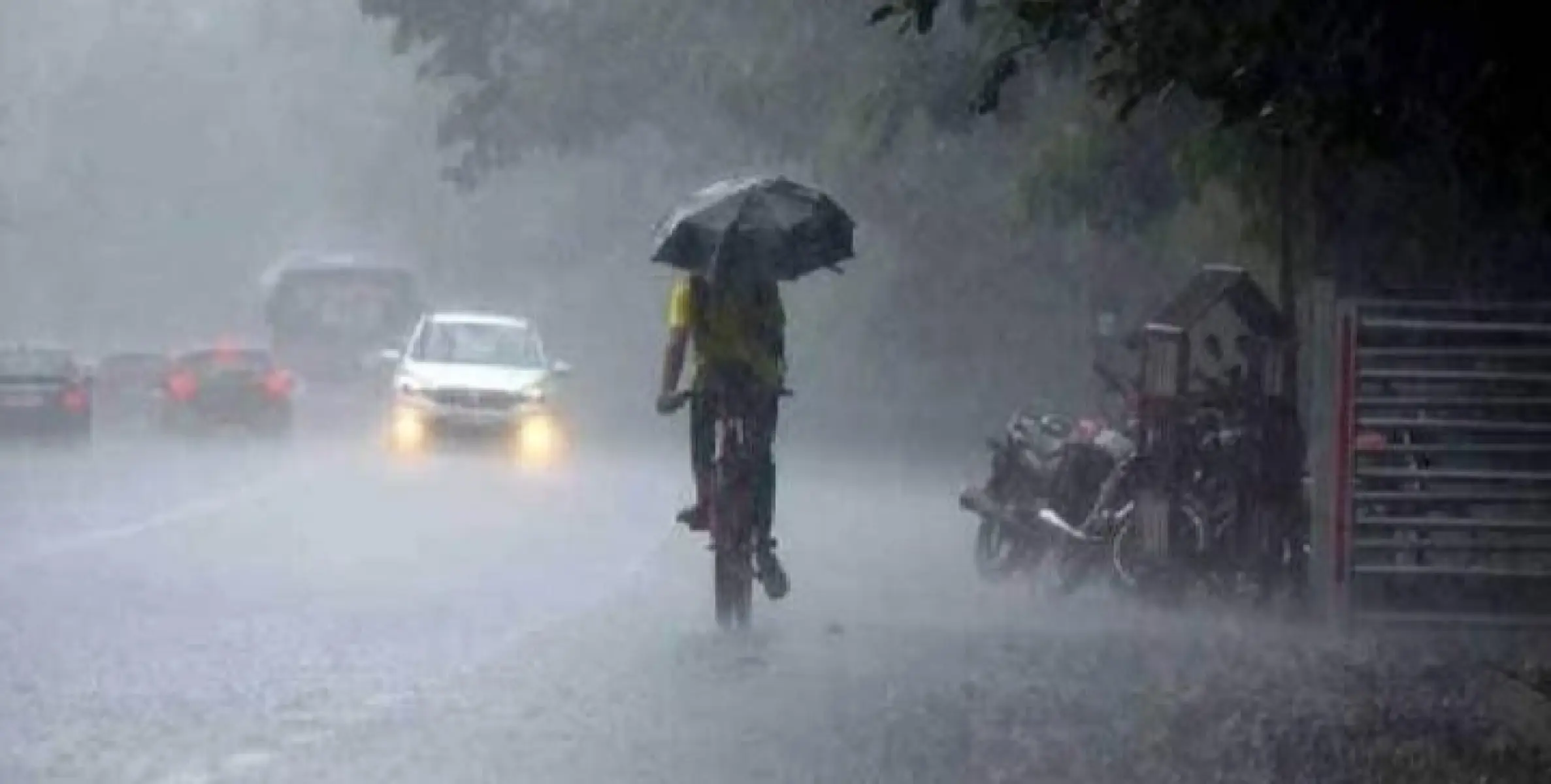 സംസ്ഥാനത്ത് അഞ്ച് ജില്ലകളിൽ ഒറ്റപ്പെട്ട ശക്തമായ മഴയ്ക്ക് സാധ്യത; ഇടിമിന്നൽ മുന്നറിയിപ്പ്