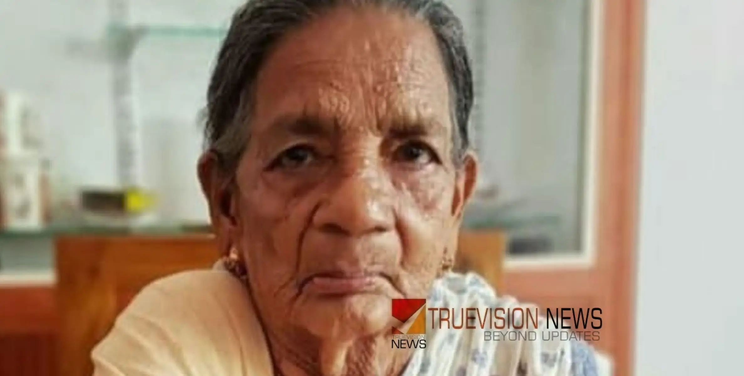 കുതിരാടത്ത് പാർവതി അമ്മ അന്തരിച്ചു