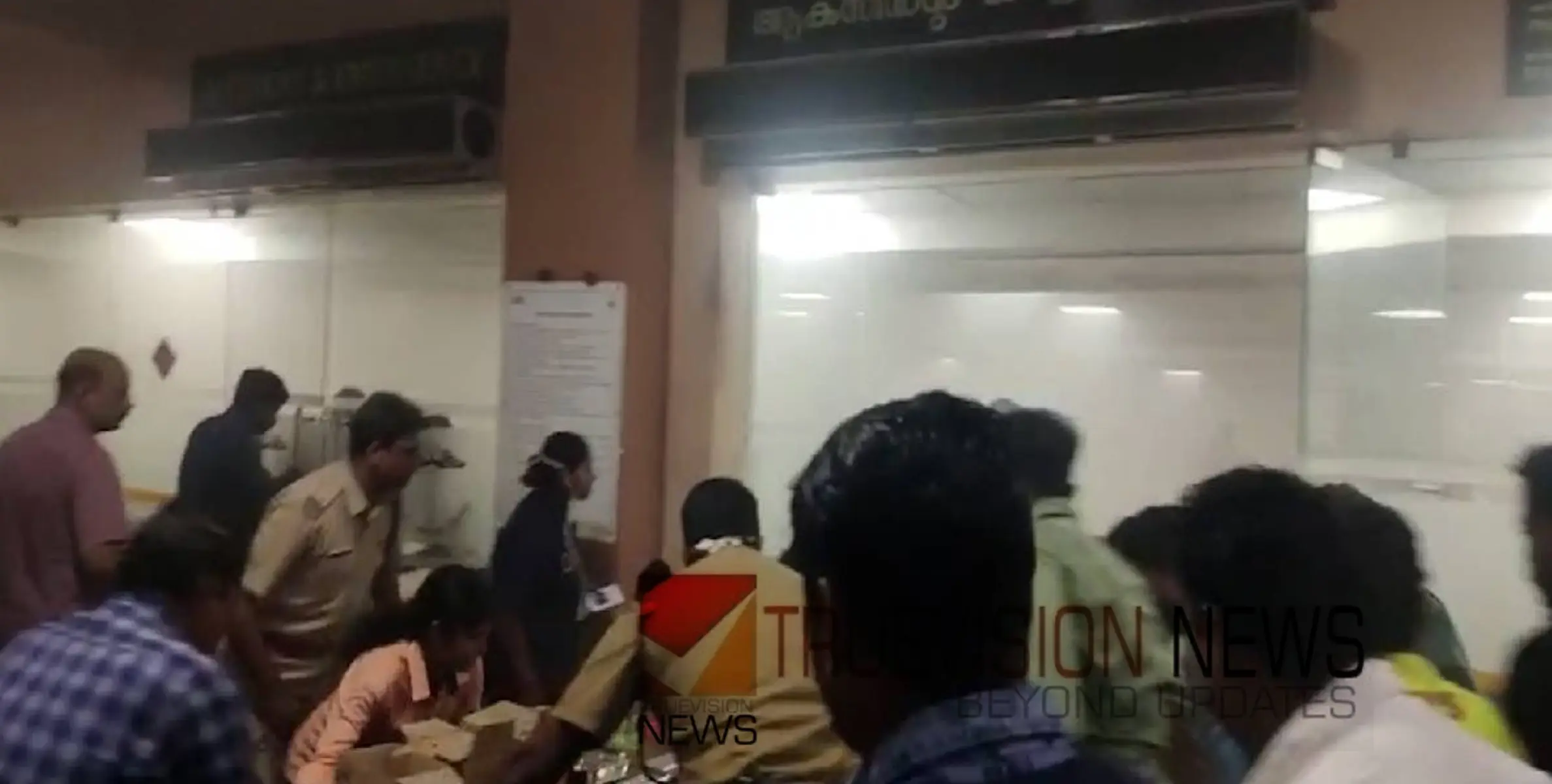 കോഴിക്കോട് മെഡിക്കല്‍ കോളേജില്‍ നിന്ന് മാറ്റിയ രോഗിക്ക് 40000 രൂപ ഡിസ്ചാര്‍ജ് ബില്ല് നല്‍കി സ്വകാര്യ ആശുപത്രി