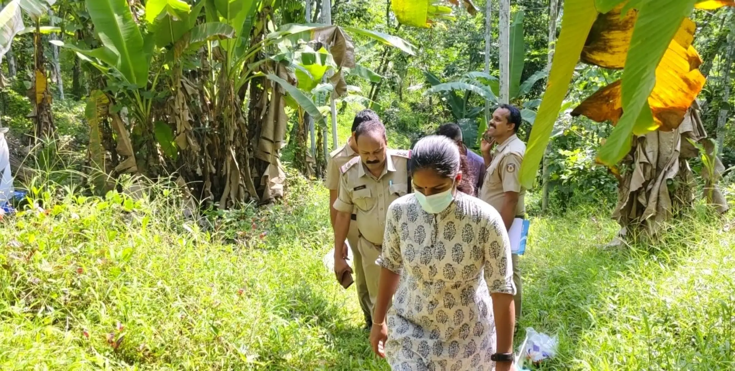 കണ്ണൂർ ചെറുപുഴയിൽ വീട്ടമ്മയെ കൃഷിയിടത്തിൽ മരിച്ച നിലയിൽ കണ്ടെത്തിയ സംഭവം:  അന്വേഷണം ഊർജ്ജതമാക്കി പോലീസ് 