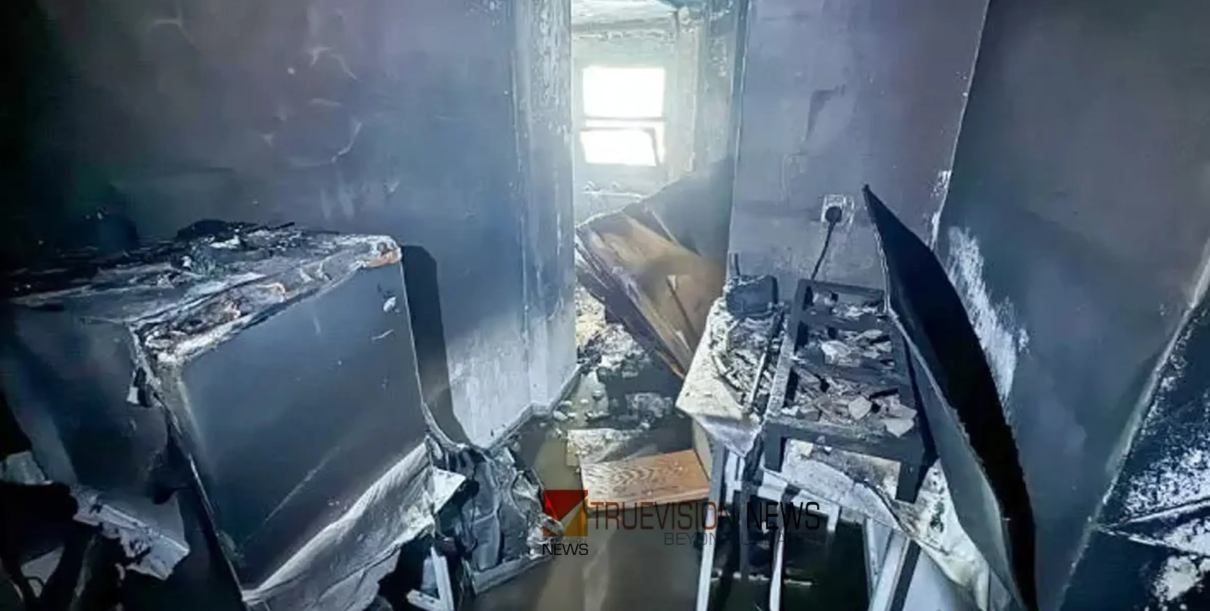 ഹ​വ​ല്ലി​യി​ൽ അ​പ്പാ​ർ​ട്മെ​ന്റ് കെ​ട്ടി​ട​ത്തി​ൽ തീ​പി​ടി​ത്തം