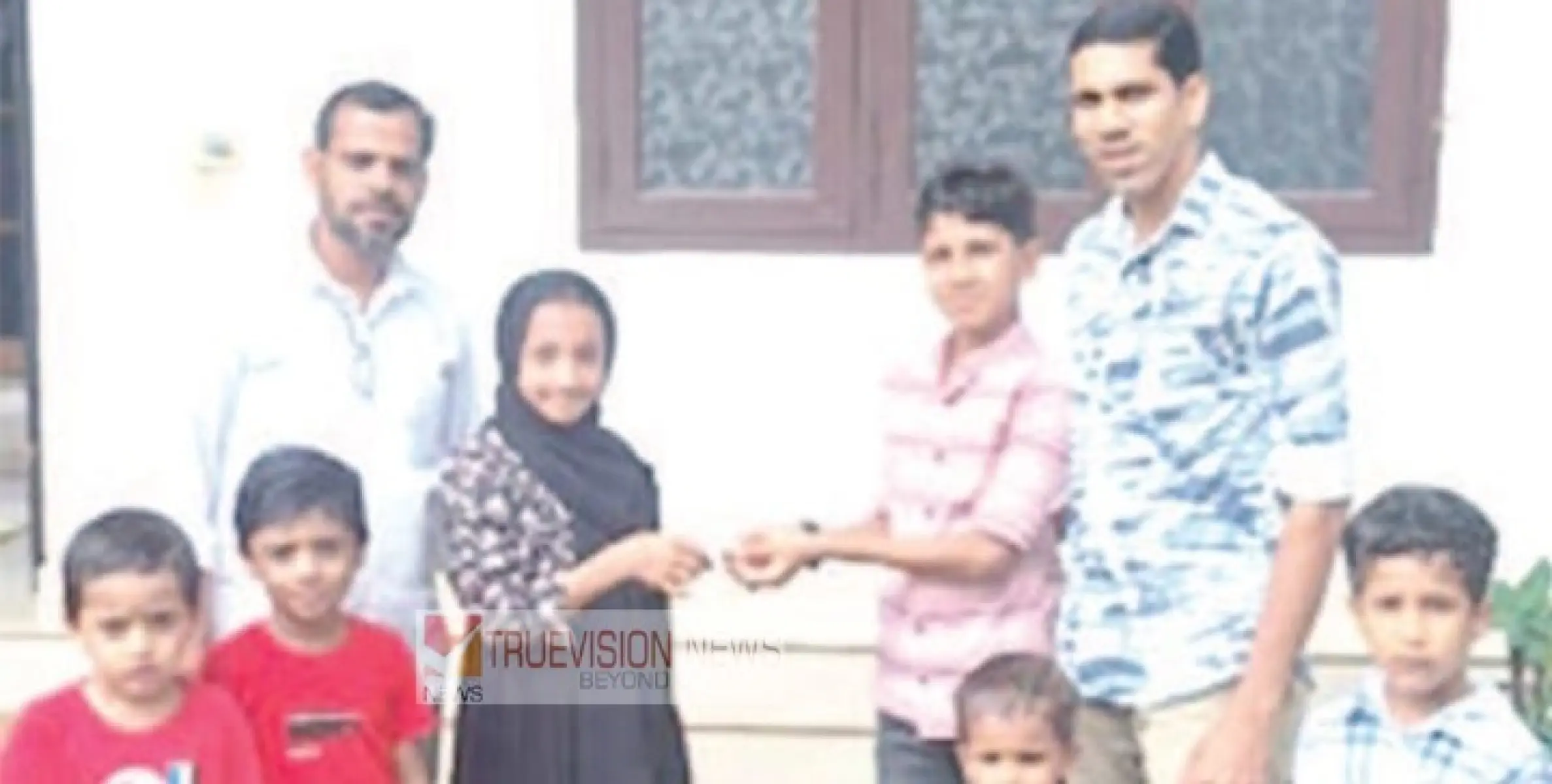 കുരുന്നു മനസുകൾക്ക് പൊന്നിൻ തിളക്കം ; 11 മാസം മുമ്പ് നഷ്ടപ്പെട്ട സ്വർണ പാദസ്വരം യുവതിക്ക് തിരികെ കിട്ടി