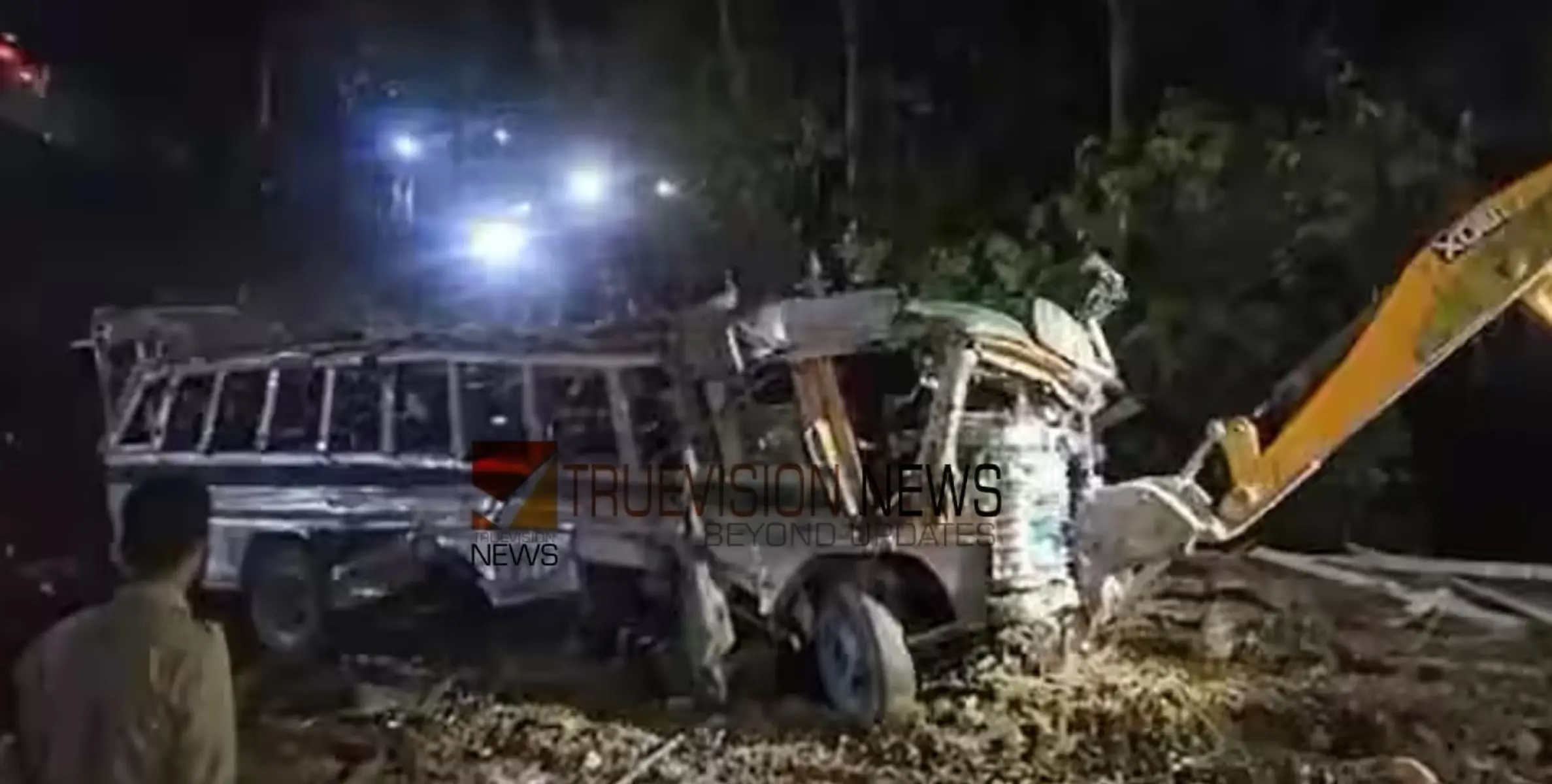 സൈനിക വാഹനം നിയന്ത്രണം വിട്ട് കൊക്കയിലേക്ക് മറിഞ്ഞ് അപകടം; രണ്ട് ജവാന്മാർക്ക് വീരമൃത്യു