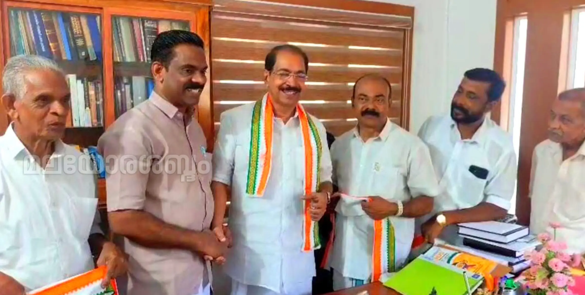  പേരാവൂരിലെ കോൺഗ്രസ്-യു.ഡി.എഫ് - അനുഭാവികളും സാധാരണ ജനങ്ങളും തന്നെ സ്നേഹിക്കുന്നവരെന്ന് അഡ്വ. സണ്ണി ജോസഫ് എംഎൽഎ