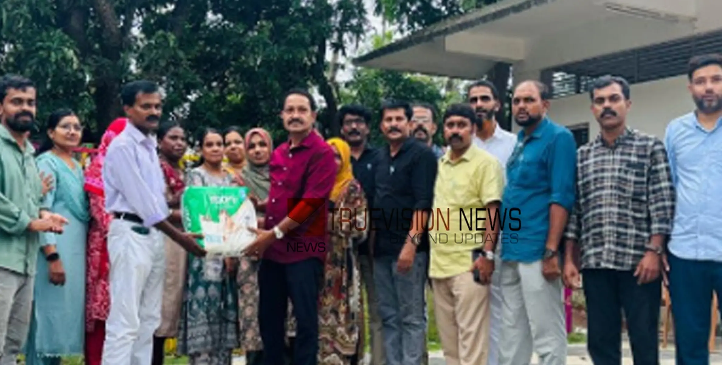 അധ്യാപനം മാതൃകയാക്കി; ഭിന്നശേഷി വിദ്യാർത്ഥികൾക്ക് ഉറുദു അധ്യാപകരുടെ കൈത്താങ്ങ് 