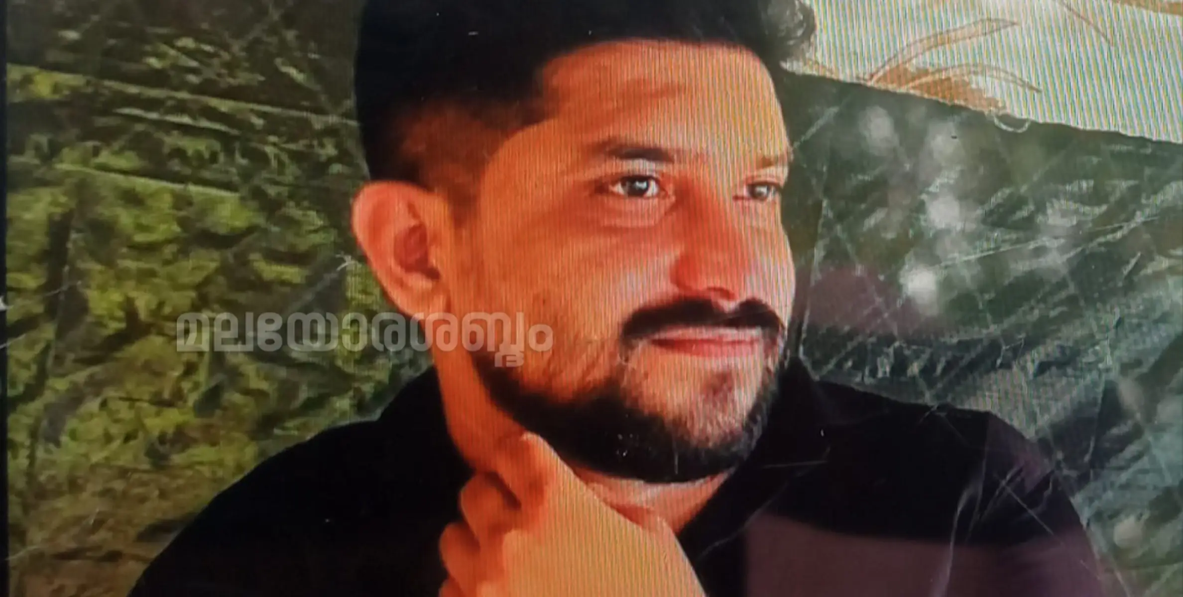 കണ്ണൂരിൽ ഭാര്യയെ പേടിപ്പിക്കാൻ കഴുത്തിൽ കയറിട്ടു; സ്റ്റൂൾ ഒടിഞ്ഞ് വീണ് കയർ മുറുകി ഓട്ടോ ഡ്രൈവർ മരിച്ചു