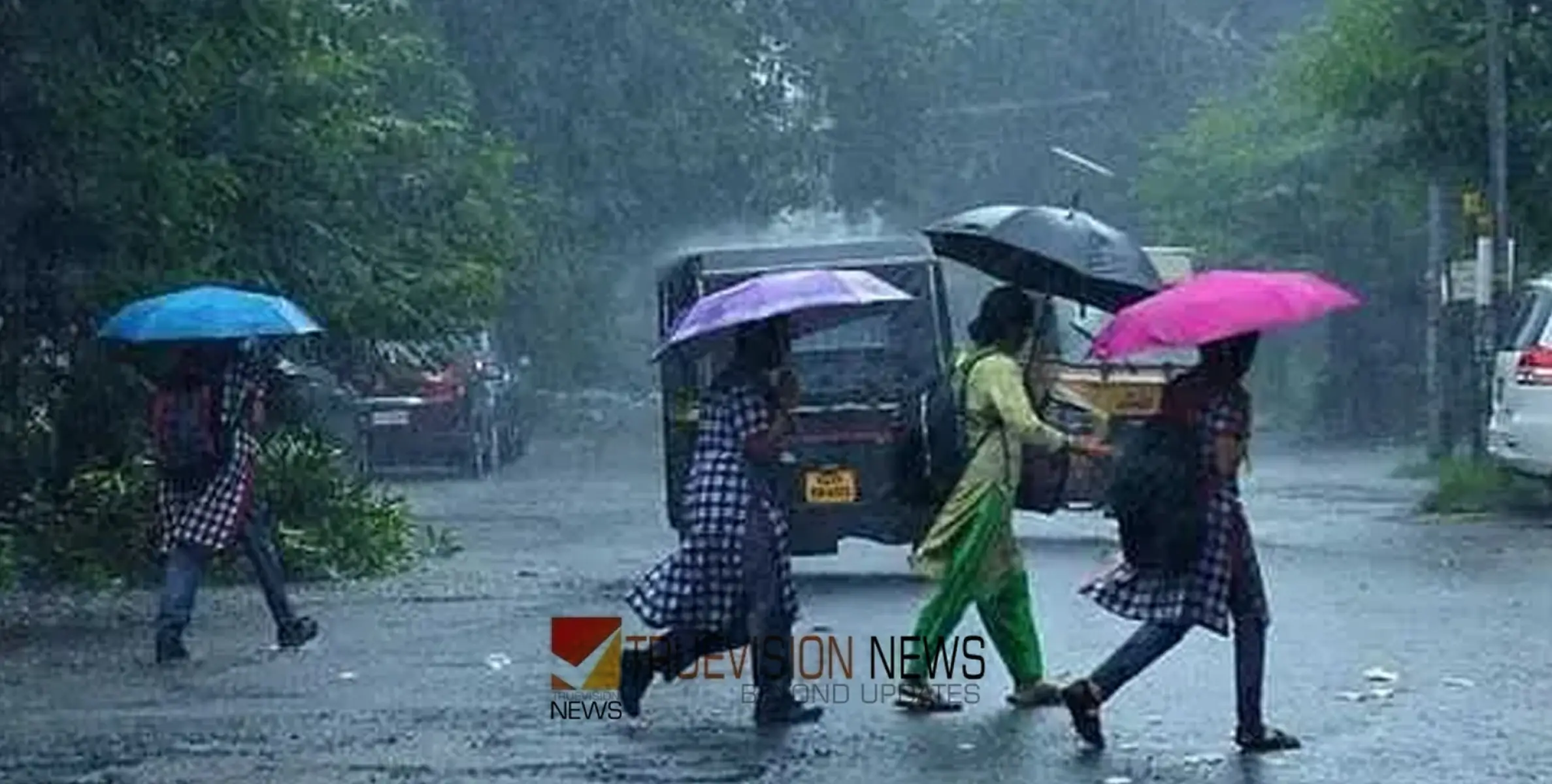 കുടയെടുത്തോ...?; ഇടിവെട്ടിപ്പെയ്യുമെന്ന് മുന്നറിയിപ്പ്, ഇന്ന് അഞ്ച് ജില്ലകളിൽ യെല്ലോ അലേർട്ട്