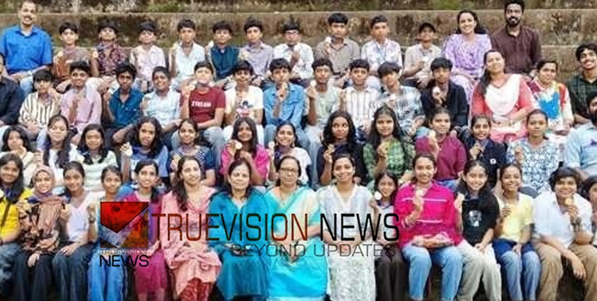 ഉന്നത വിജയം; വട്ടോളി സ്കൂളിലെ യുഎസ്എസ് വിജയികള്‍ക്ക് അനുമോദനം