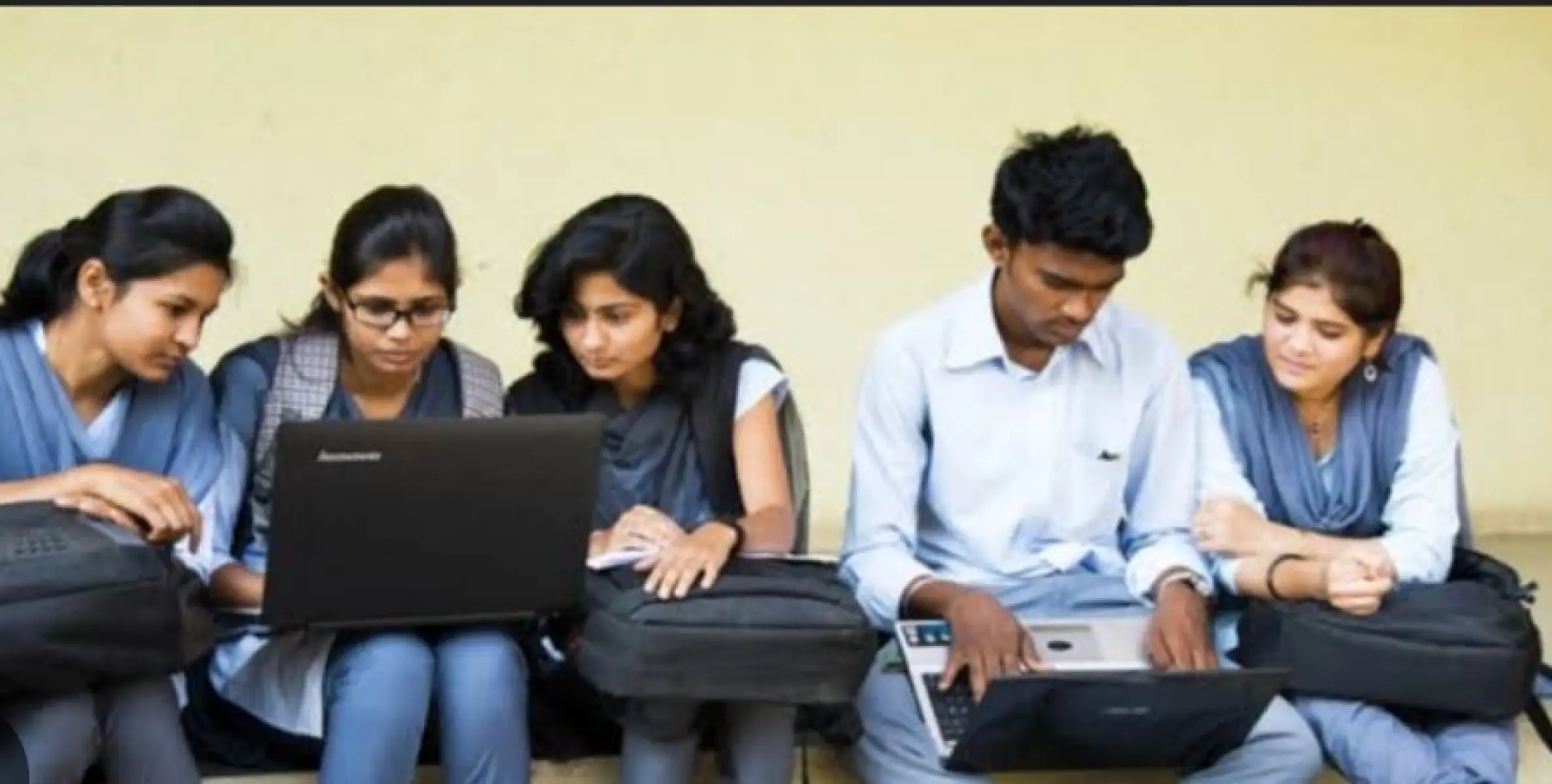 പ്ലസ് വണ്‍ പ്രവേശനം: ഓണ്‍ലൈന്‍ അപേക്ഷ നാളെ വൈകിട്ട് വരെ