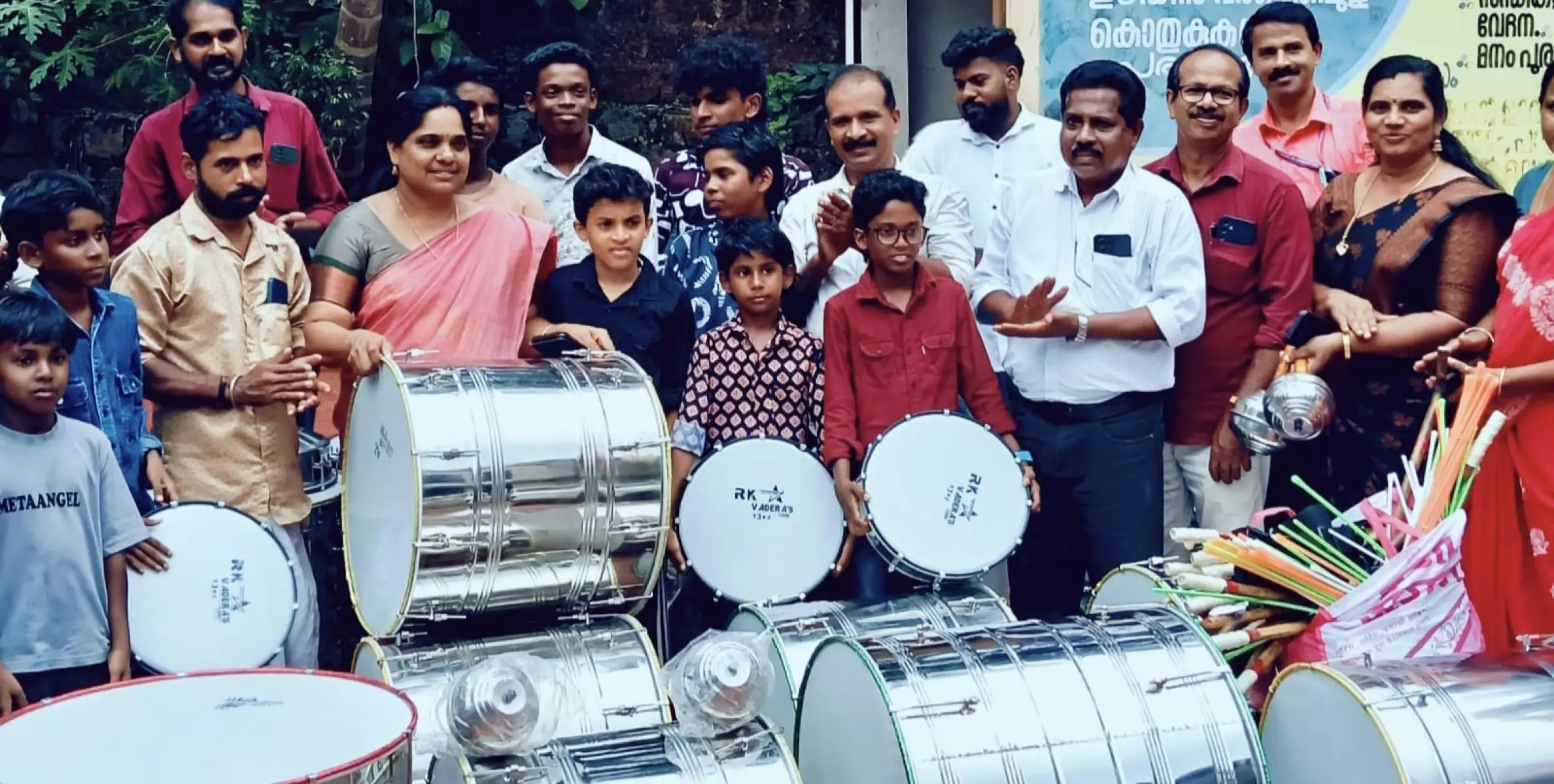 പായം ഗ്രാമപഞ്ചായത്ത് വാർഷിക പദ്ധതി പ്രകാരം  'നാസിക് ബാൻഡ് സെറ്റ് വിതരണം'   ചെയ്തു 