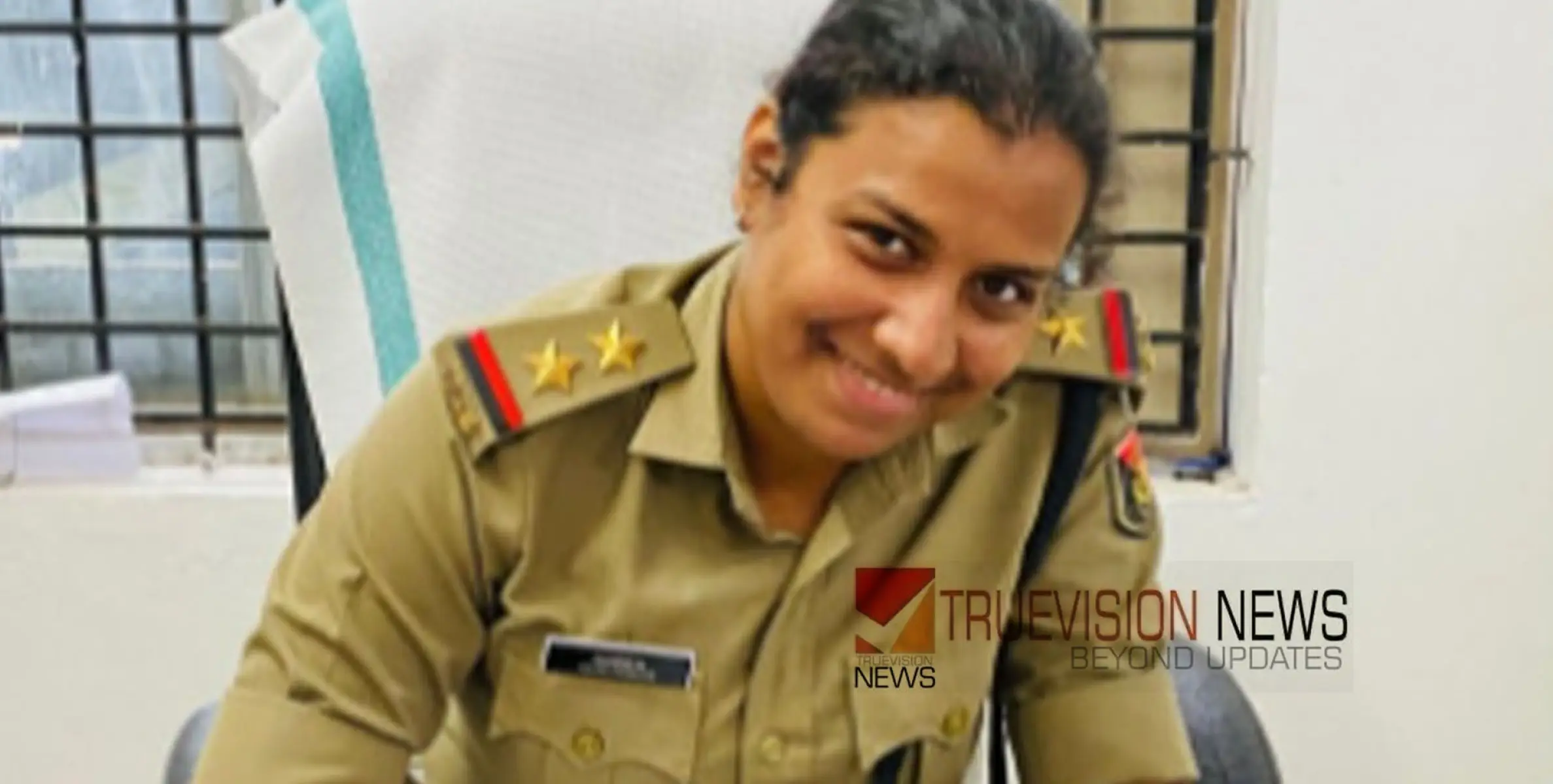 അനുശ്രീ ചുമതലയേറ്റു; ജില്ലയിലെ ആദ്യ വനിത ഇൻസ്പെക്‌ടർ നാദാപുരത്ത് 