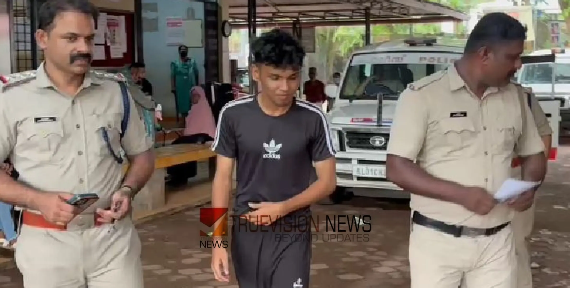 കോഴിക്കോട് കൊടുവള്ളിയിലെ തട്ടിക്കൊണ്ടുപോകൽ; അനൂസ് റോഷനെ പാർപ്പിച്ചത് മൈസൂരിലെ രഹസ്യകേന്ദ്രത്തിൽ, യുവാവെത്തിയ ടാക്സിയുടെ ഡ്രൈവർ കസ്റ്റഡിയിൽ