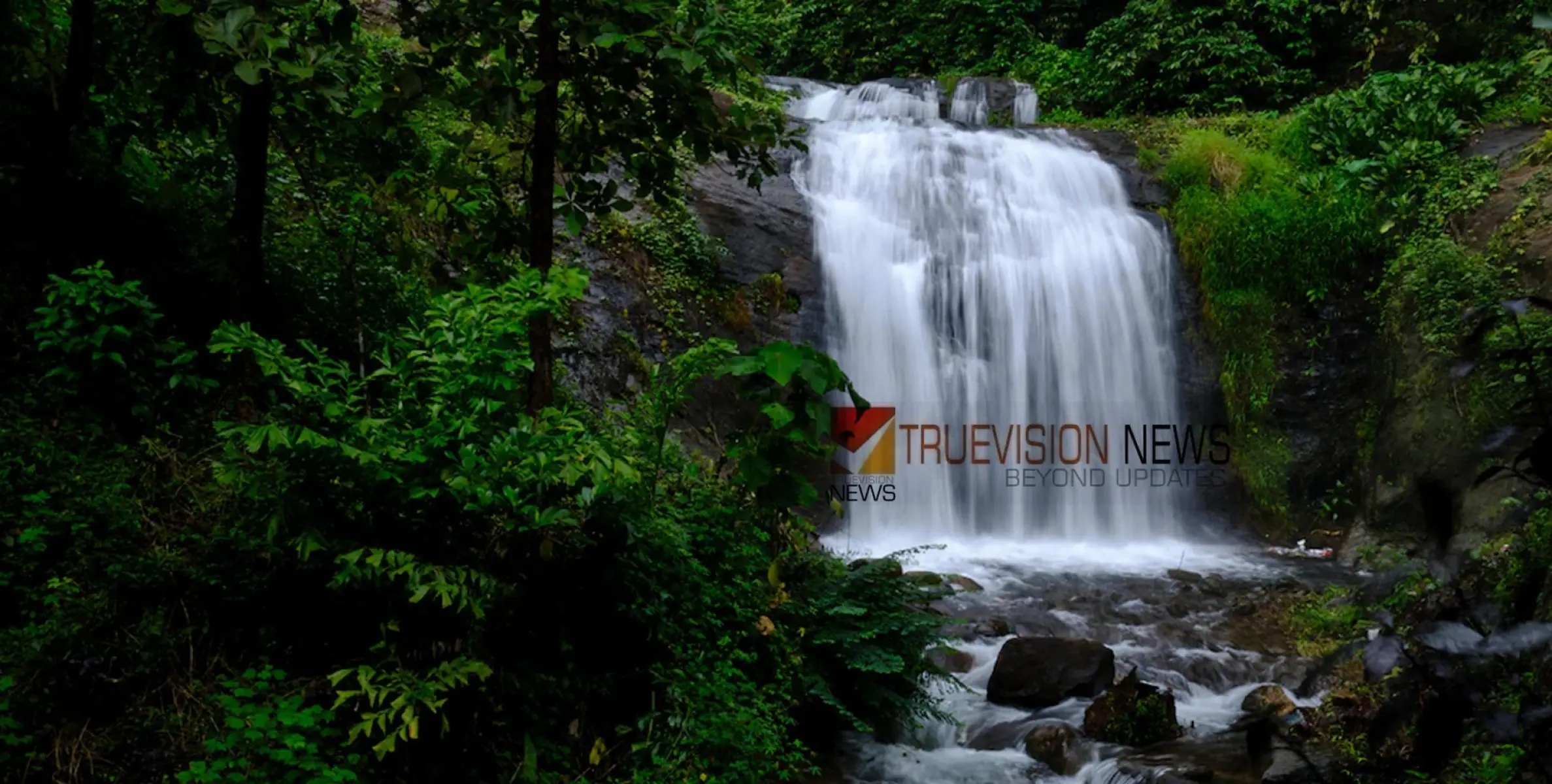കോട്ടയത്ത് മറഞ്ഞിരിക്കുന്ന വിസ്മയകാഴ്ച്ച ; പോകാം മാർമല വെള്ളച്ചാട്ടത്തിലേക്ക് 