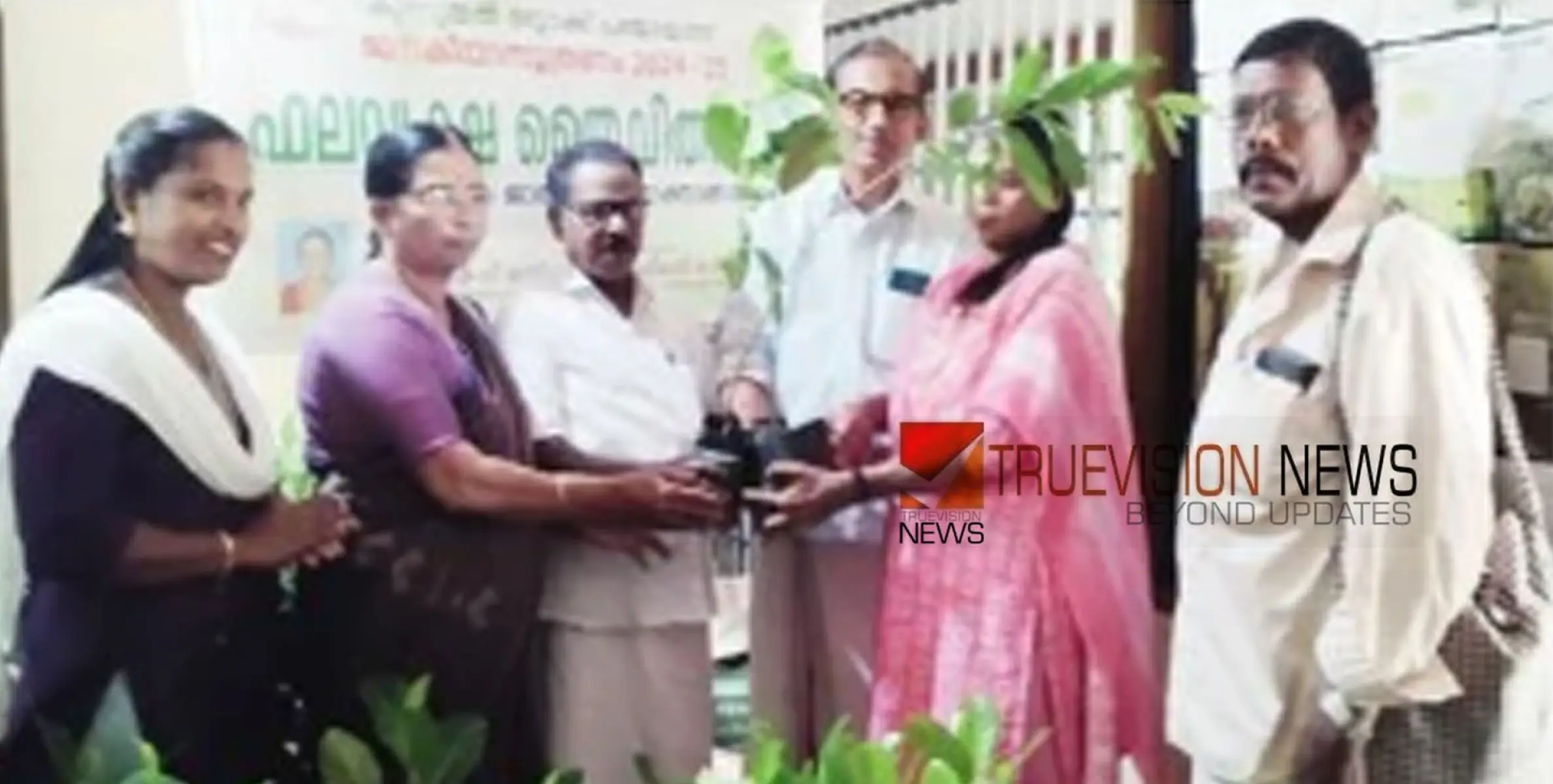 ഇനി പച്ചപ്പണിയും; കുന്നുമ്മൽ ബ്ലോക്ക് പഞ്ചായത്തിൽ ഫലവൃക്ഷത്തൈ വിതരണം ചെയ്തു