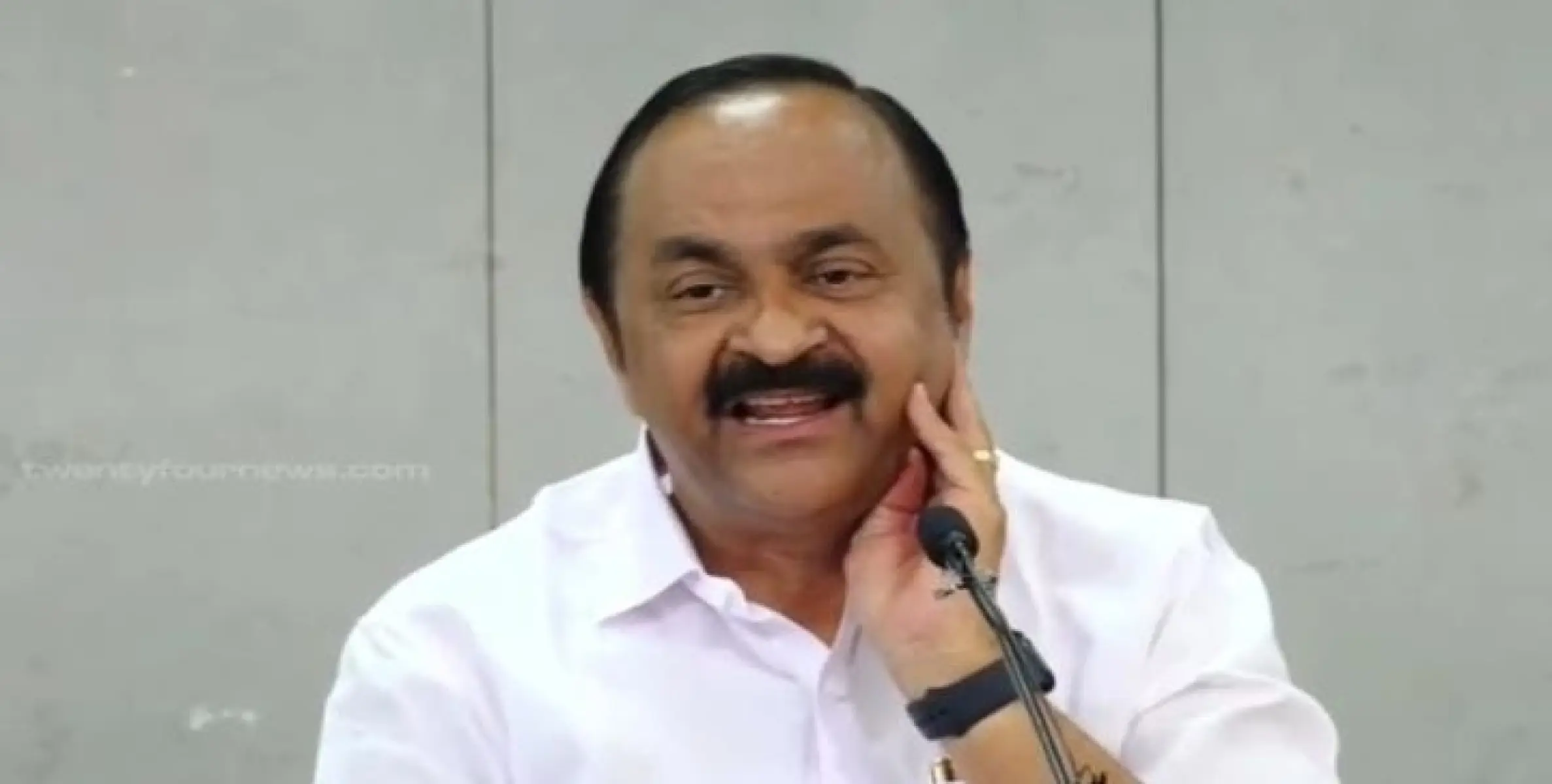 ‘സര്‍ക്കാരിന്റെ പ്രോഗ്രസ് റിപ്പോര്‍ട്ട് സ്വയം പുകഴ്ത്തല്‍ ‘; പരിഹാസിച്ച് വി ഡി സതീശന്‍