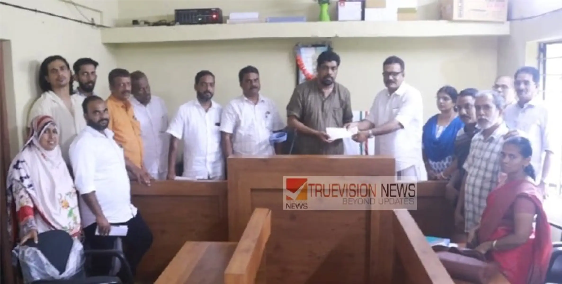 സേവ് കരിയാട് ഡയാലിസിസ് സെൻറർ ഫോറത്തിൻ്റെ നേതൃതൃത്തിൽ പാനൂർ നഗരസഭ ചെയർമാന് കെ. പി ഹാഷിമിന് നിവേദനം നൽകി