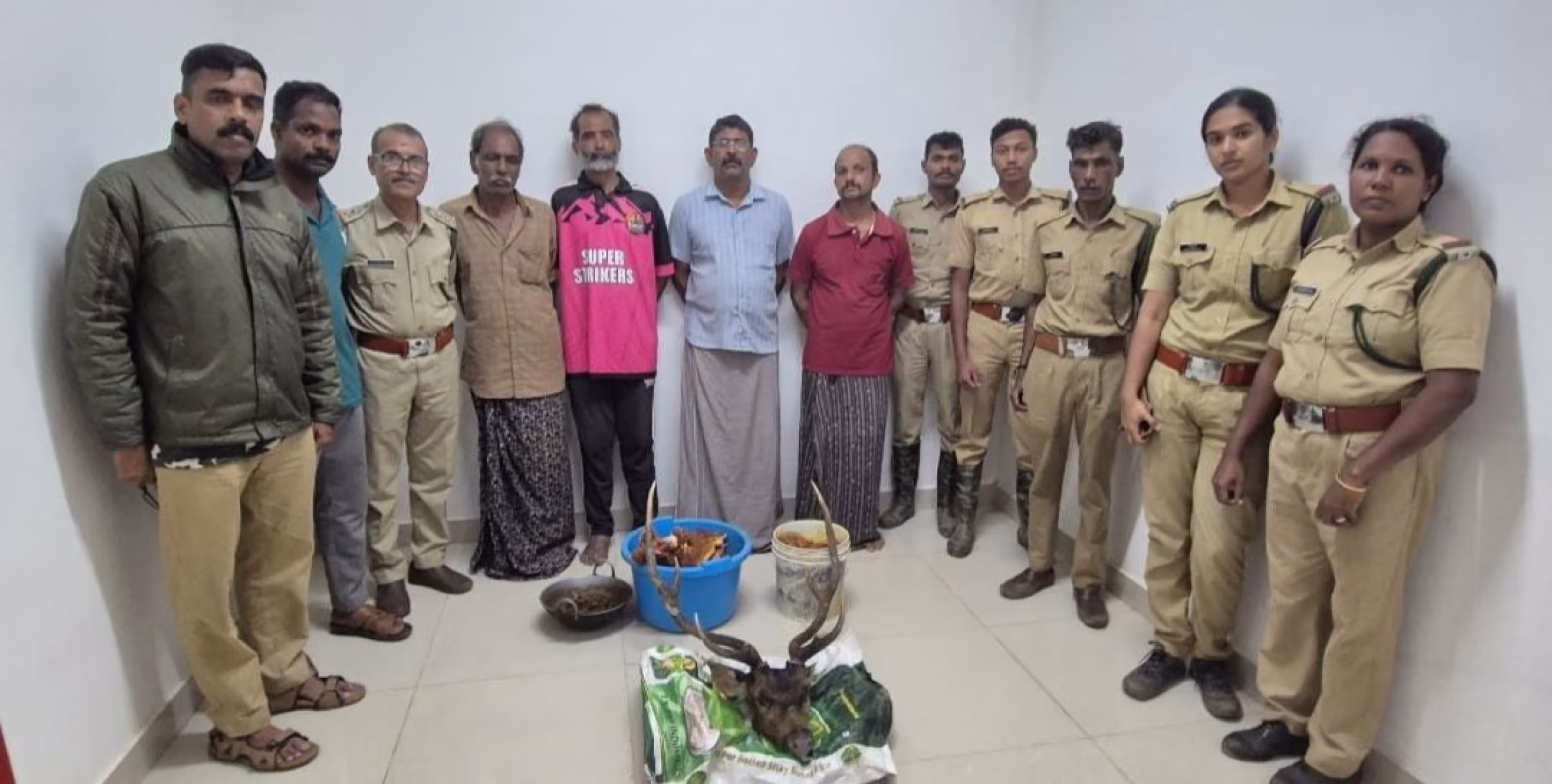 മാനിനെ വേട്ടയാടി കറിവെച്ചു; നാല് പേർ പിടിയിൽ