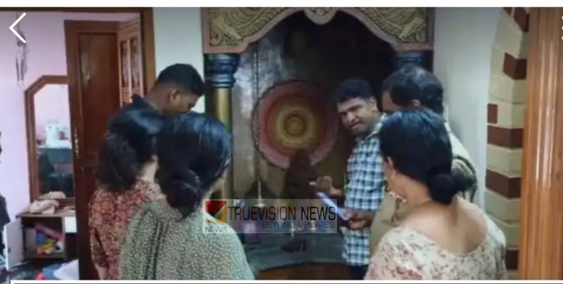 കണ്ണൂരിൽ പൂട്ടിയിട്ട വീട്ടിൽ മോഷണം ;  സ്വർണവും, പണവും കവർന്നു