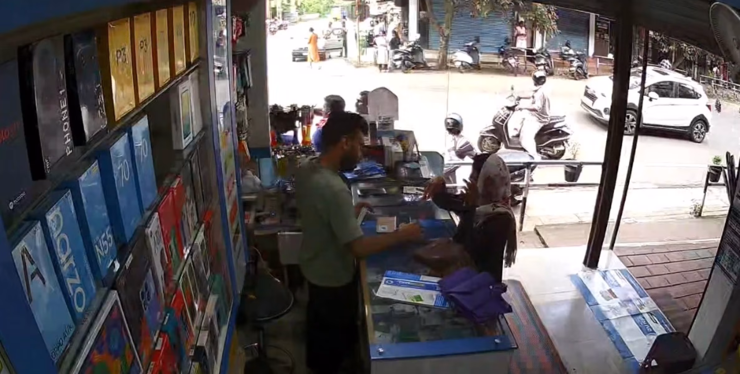 വള്ളിത്തോട് ആനപ്പന്തി കവലയിൽ വാഹനാപകടം:  വയോധികന് ഗുരുതര പരിക്ക്