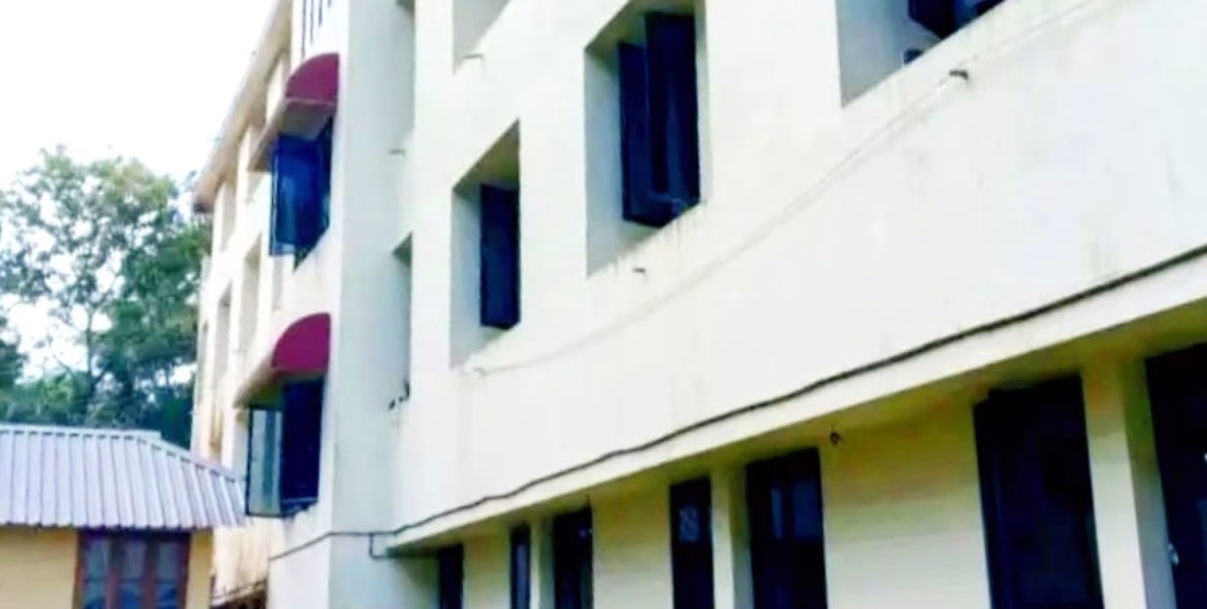 അന്തേവാസി ബൈബിൾ കോളേജിന്റെ മുകളിൽ നിന്ന് ചാടി മരിച്ചു