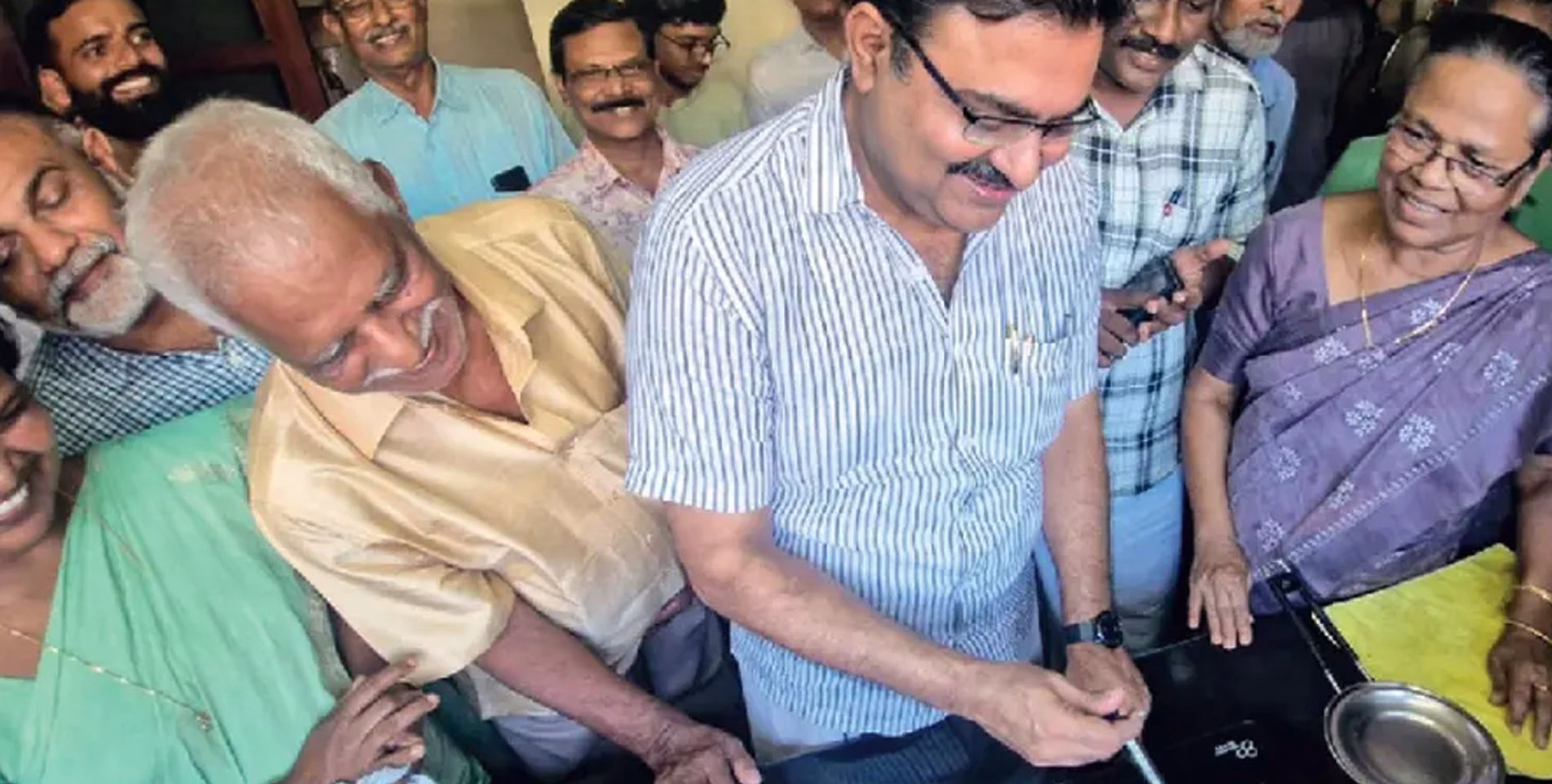 പൊന്നുരുന്നിയിൽ സിറ്റി ഗ്യാസ് പദ്ധതിക്ക് തുടക്കം  