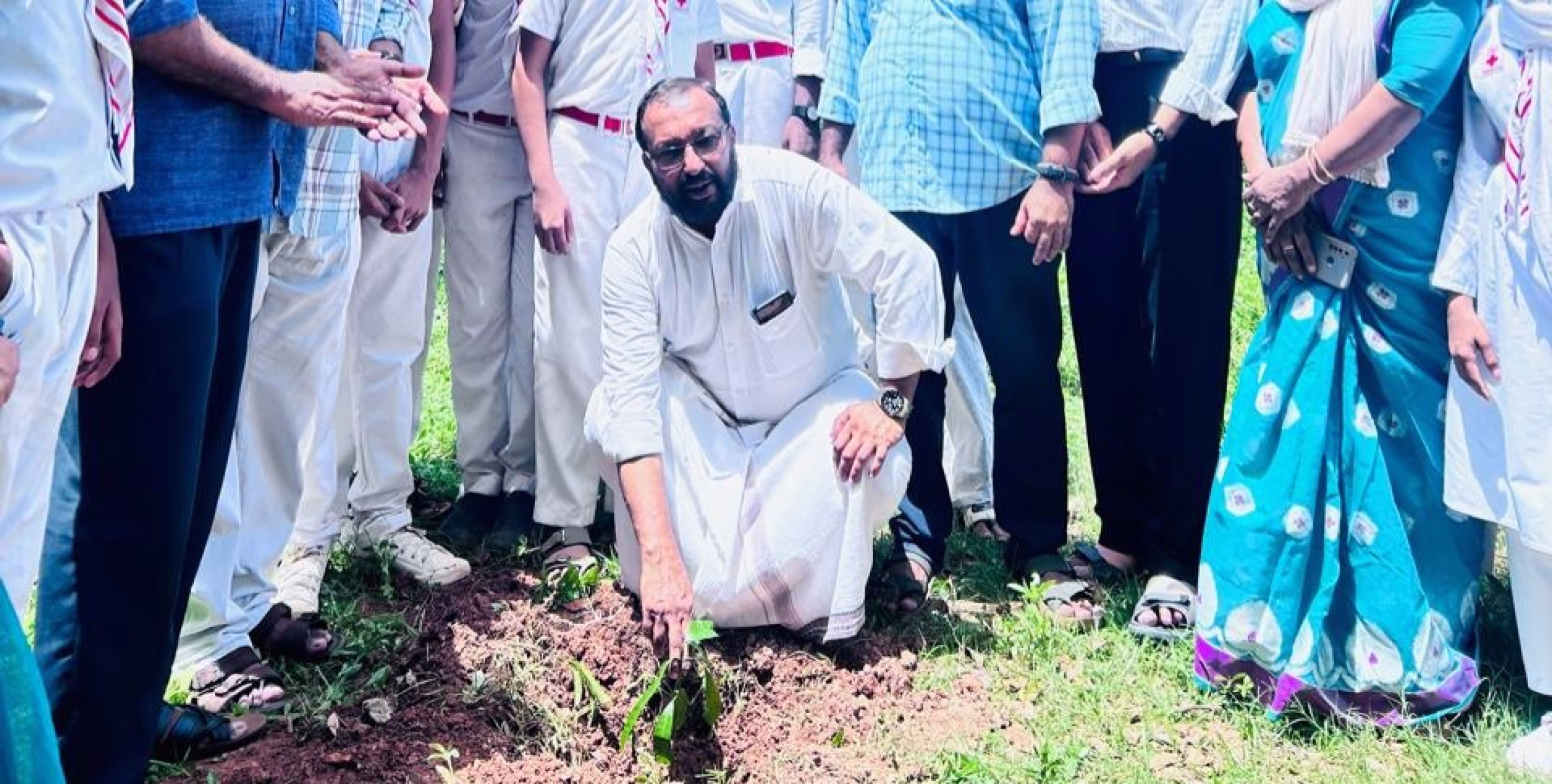 തേന്മാവ് പദ്ധതിക്ക് തുടക്കമായി :ജൂനിയർ റെഡ്ക്രോസ് ജില്ല പ്രസിഡൻ്റ് എൻ.ടി. സുധീന്ദ്രൻ ഉദ്ഘാടനം ചെയ്തു