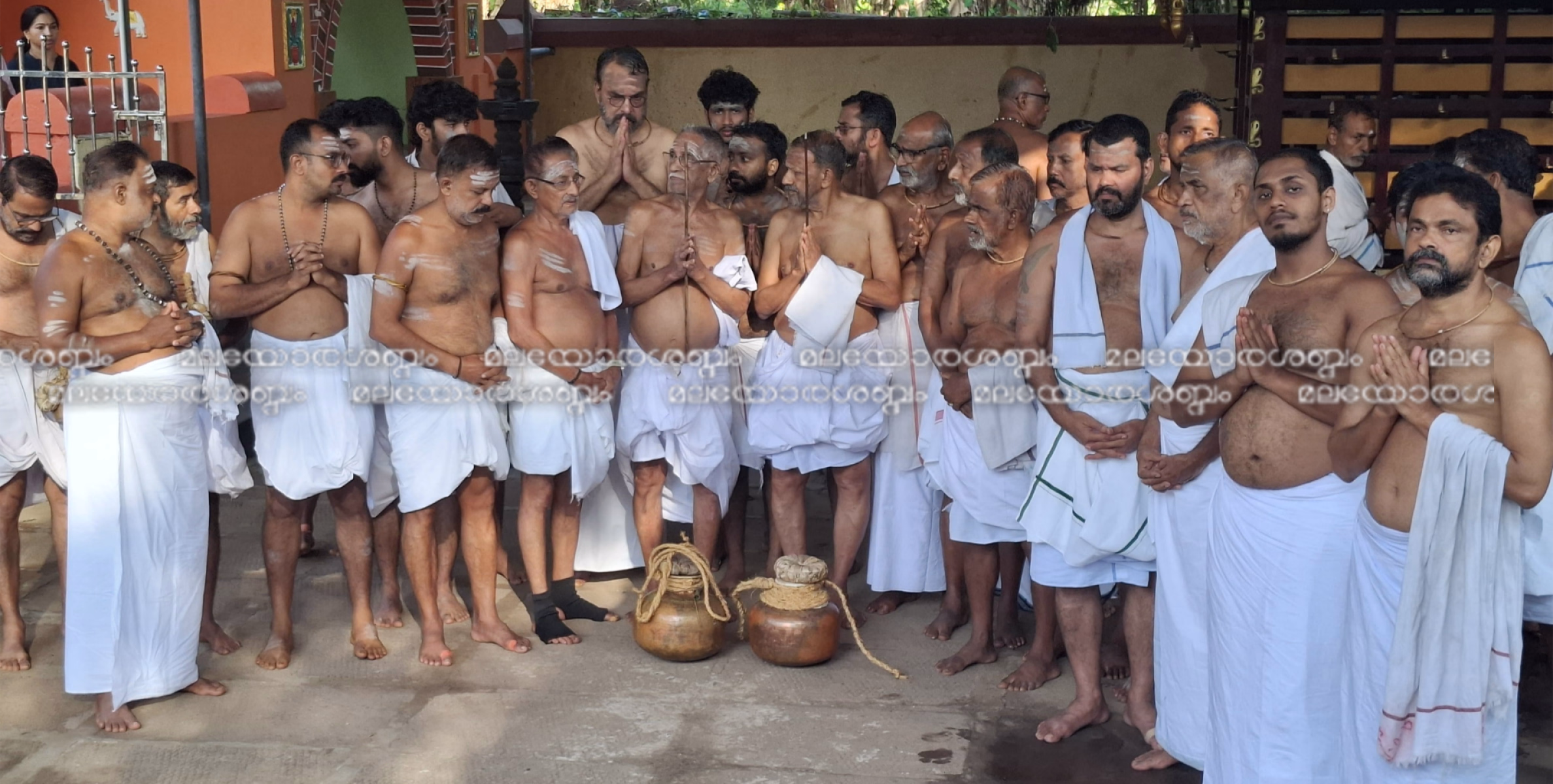 ഇന്ന് നെയ്യാട്ടം: നെയ്യമൃത് കലശപാത്രങ്ങൾ കൊട്ടിയൂരിലേക്ക് പറപ്പെട്ടു.