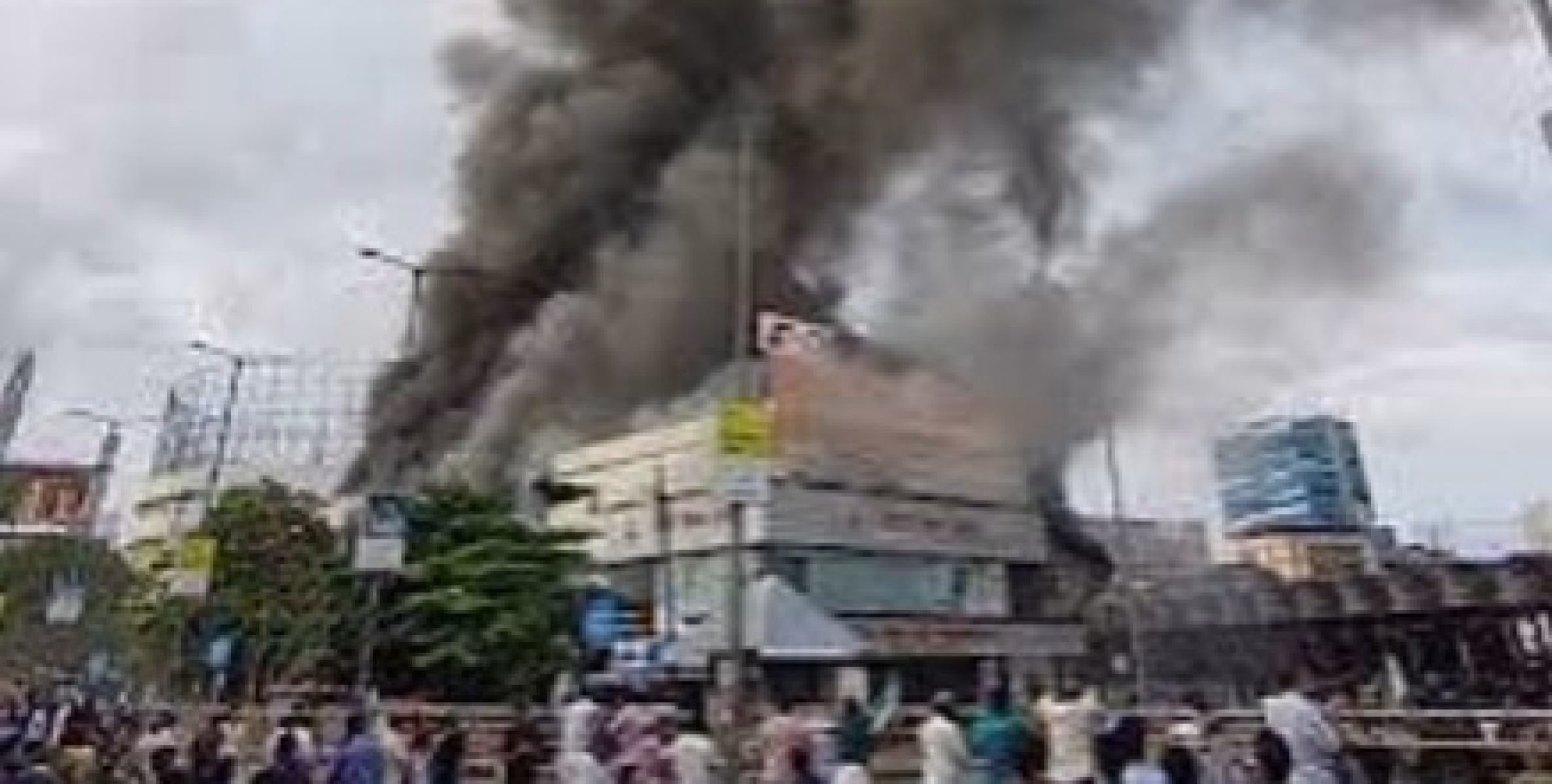 കോഴിക്കോട് തീരത്തിന് സമീപം ചരക്ക് കപ്പലിന് തീപിടിച്ചു; 50 കണ്ടെയ്നറുകള്‍ കടലിൽ വീണു, കപ്പലിലുണ്ടായത് 40 പേര്‍*