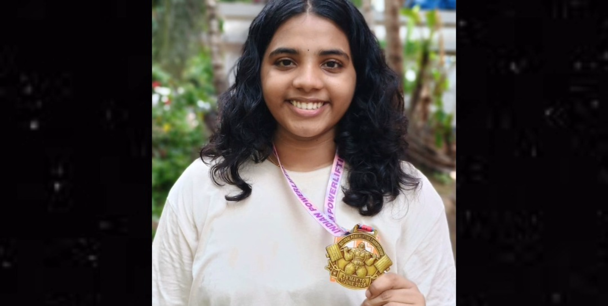 തളിപ്പറമ്പിന് ഇത് 'പൊന്നും 'തിളക്കം :ഡൽഹിയിൽ വെച്ച് നടന്ന ദേശീയ പവർലിഫ്റ്റിംഗ് ചാമ്പ്യൻഷിപ്പിൽ  സ്വർണ്ണ മെഡൽ നേടി അമൃത രാജേഷ് 
