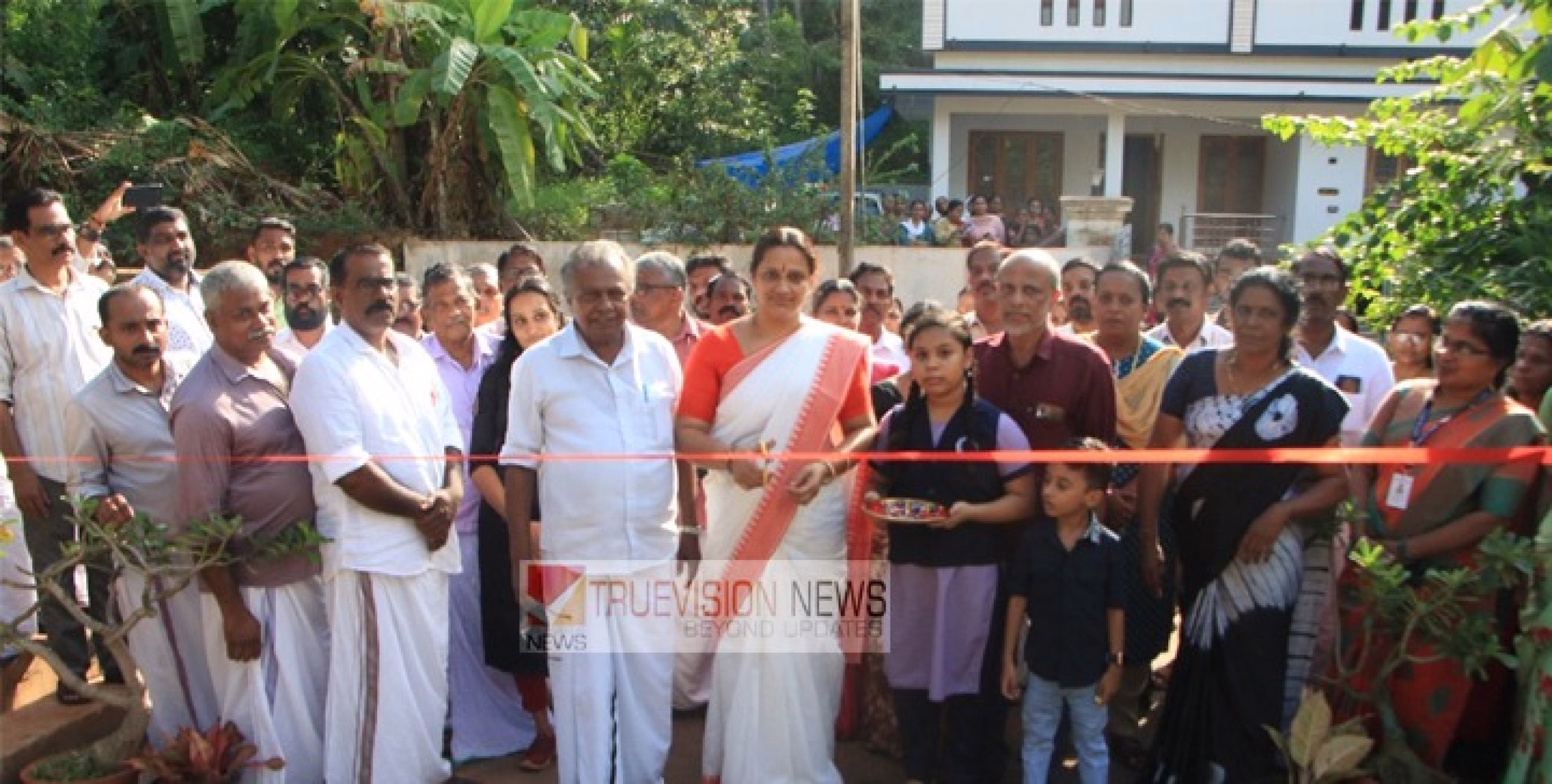 പനക്കാട്ട് മുക്ക് - പന്ന്യന്നൂർ ഗവ. ഐടിഐ റോഡ്  ഉദ്ഘാടനം ഉത്സവഛായയിൽ നടന്നു. ; റോഡ് നിർമ്മിച്ചത് 45 ലക്ഷം രൂപ ഉപയോഗിച്ച്