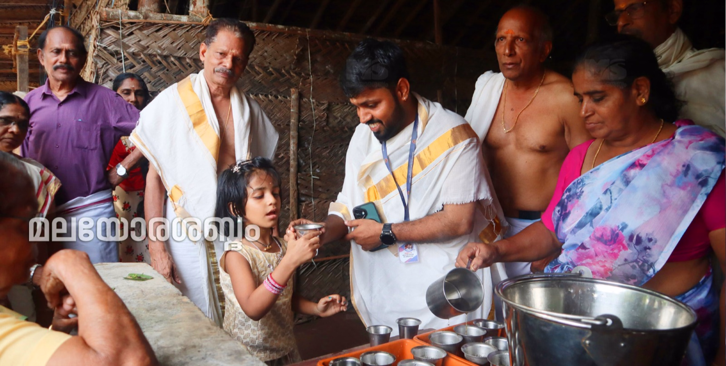 കൊട്ടിയൂർ അക്കരെ സന്നിധാനത്ത് ചുക്ക് കാപ്പി വിതരണം