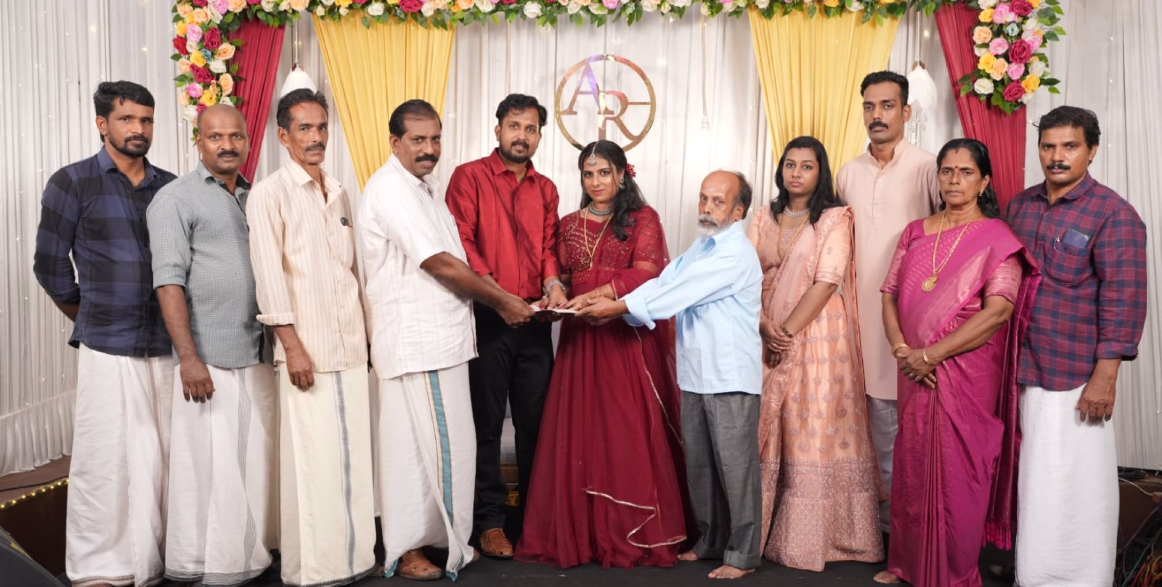 ധനസഹായം നൽകി