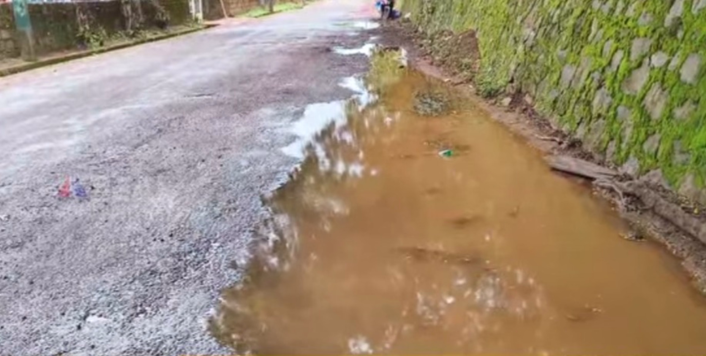 സർസയ്യിദ് കോളജ് റോഡിലെ വെള്ളക്കെട്ട് വിദ്യാർഥികൾക്കുൾപ്പെടെ ദുരിതമായി തീരുന്നു.