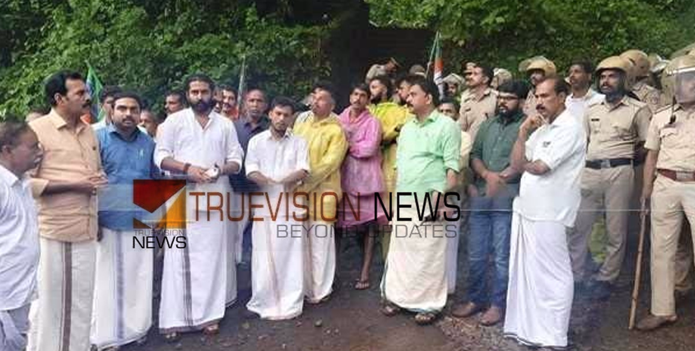 ഒളിക്യാമറ കേസ്; പ്രതിക്ക് ജാമ്യം കിട്ടാനുള്ള അവസരമൊരുക്കുകയാണ് പൊലീസ് ചെയ്തത് -ബി ജെ പി  