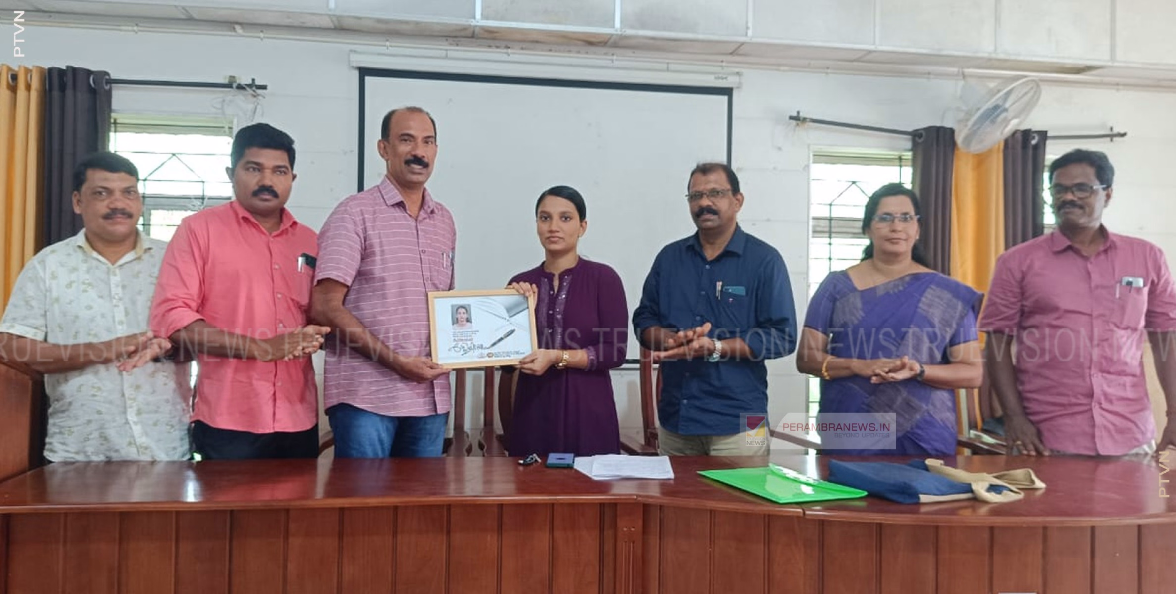 പൊതുവിദ്യാലയത്തിന് മാതൃകയായ നീറ്റ് വിജയി ദീപ്‌നിയക്ക് സ്‌നേഹാദരം