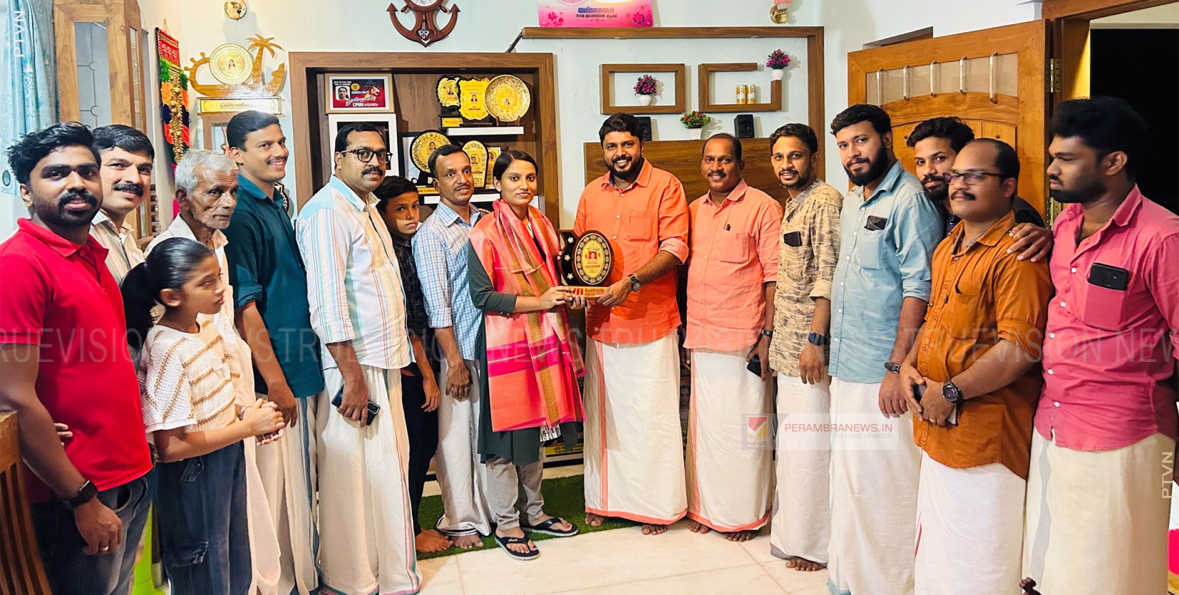 ദീപ്നിയക്ക് ഡിവൈഎഫ്‌ഐ പേരാമ്പ്ര ബ്ലോക്ക് കമ്മിറ്റിയുടെ അനുമോദനം