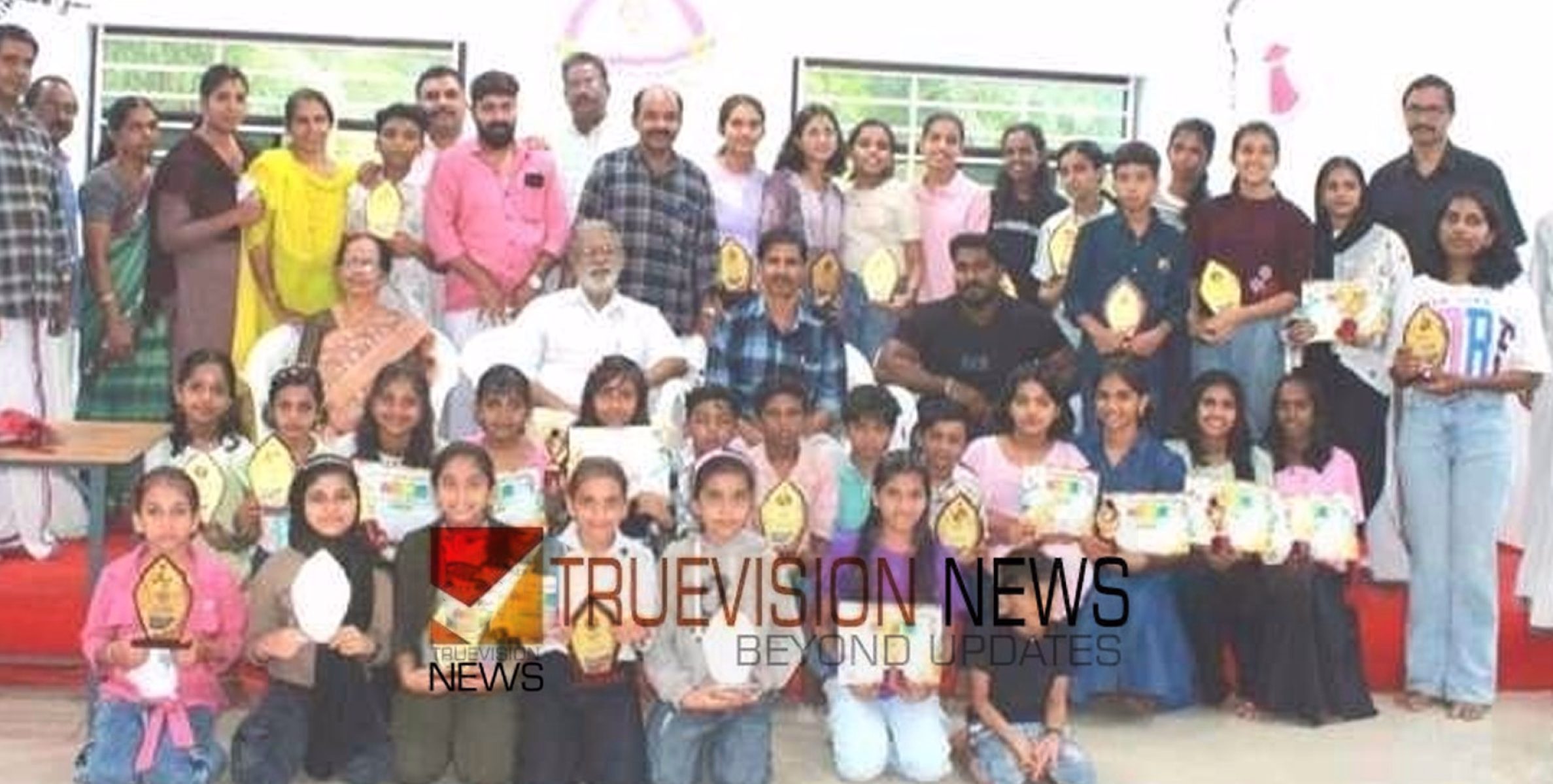 മികച്ച നേട്ടം; പ്രതിഭകൾക്ക് ഉദയ ഗ്രന്ഥശാലയുടെ അനുമോദനം 