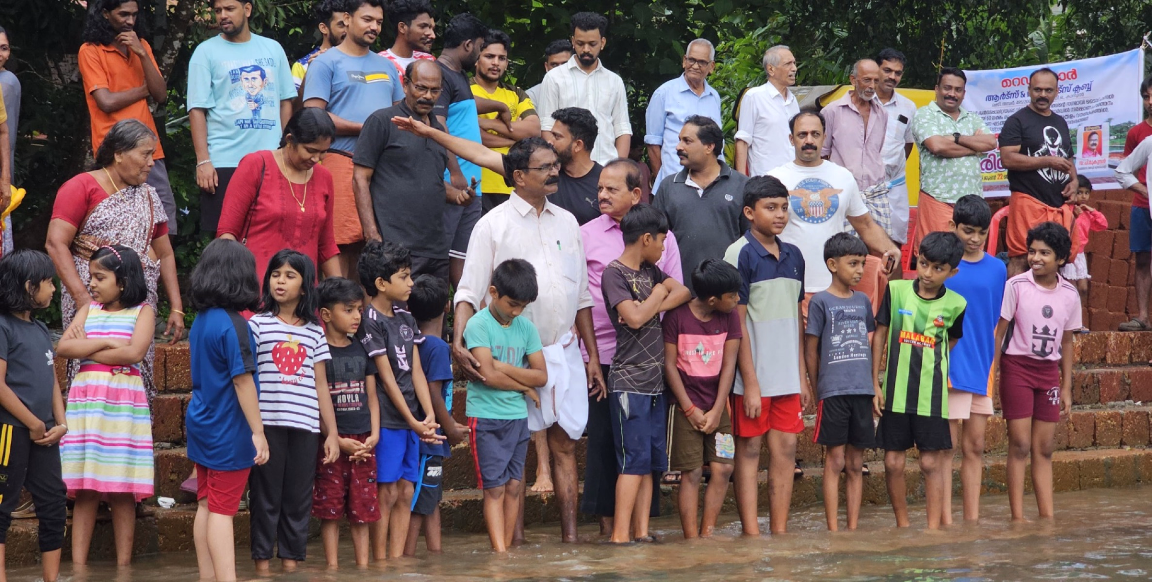 കടമ്പേരി റെഡ്സ്റ്റാർ ആർട്സ് & സ്പോർട്‌സ് ക്ലബ്ബ് ന്റെ നേതൃത്വത്തിൽ നീന്തൽ പരിശീലനം സംഘടിപ്പിച്ചു