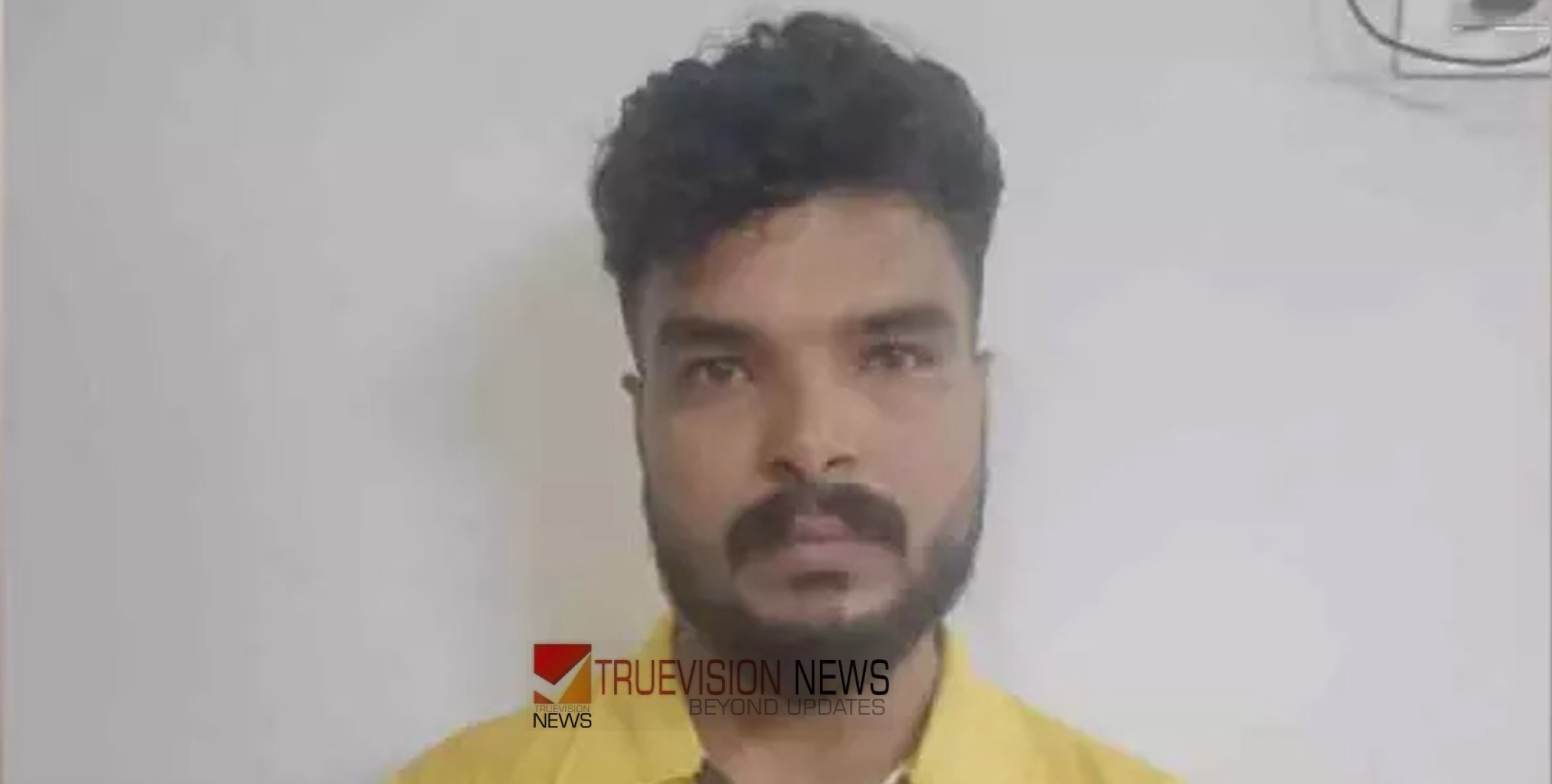 എന്തൊരു ശല്യം; മൊ​ബൈ​ൽ ഫോ​ൺ വ​ഴി അ​ശ്ലീ​ല സ​ന്ദേ​ശ​ങ്ങ​ൾ അ​യ​ച്ചും വി​ളി​ച്ചും ശ​ല്യം ചെ​യ്യു​ക പതിവ്, സ്വ​കാ​ര്യ സ്കൂ​ൾ ബ​സ് ഡ്രൈ​വ​ർ പി​ടി​യി​ൽ