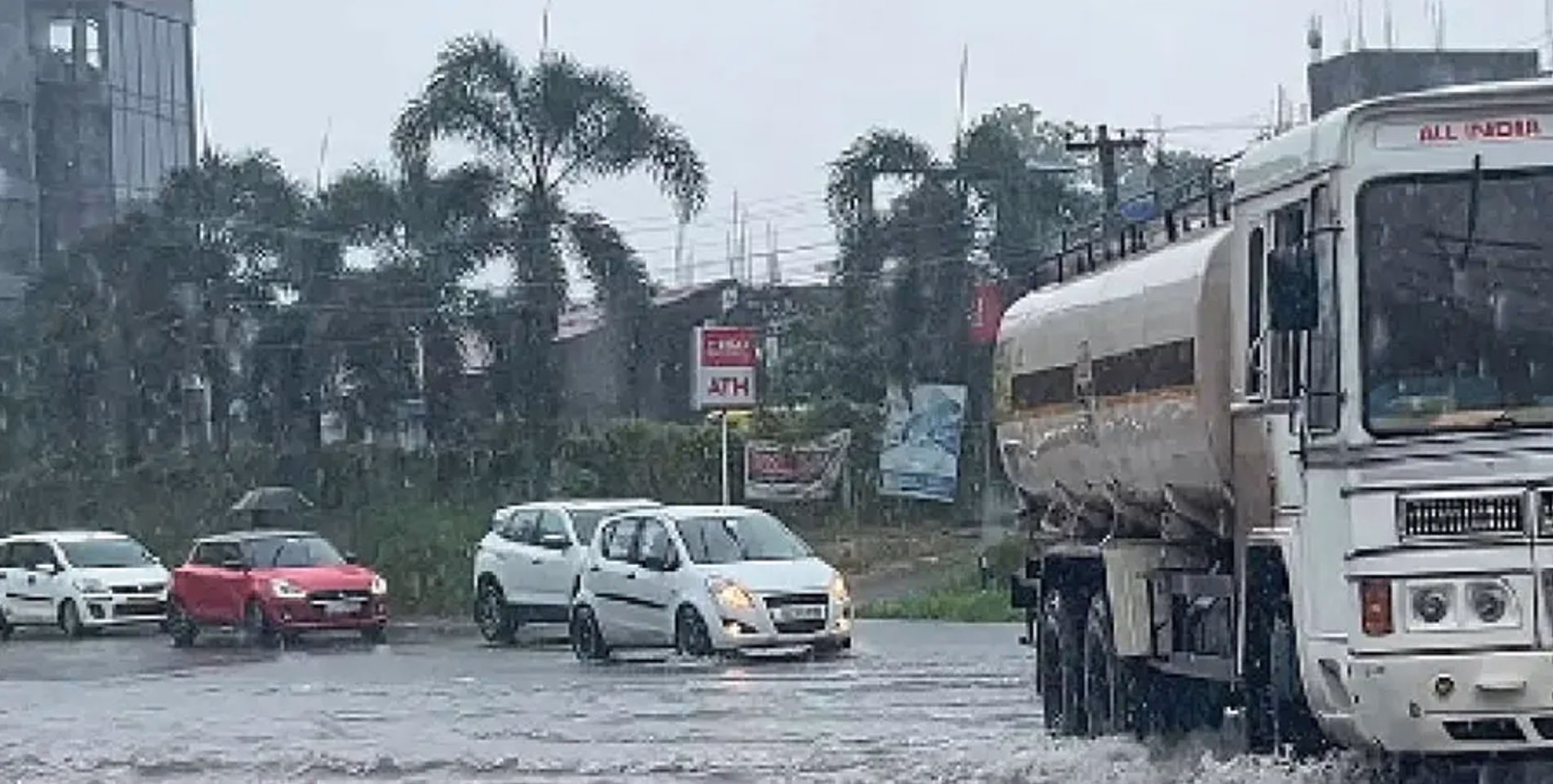 ടിവിഎസ് കവലയിലെ വെള്ളം  ഒഴുക്കിവിടാൻ പദ്ധതി