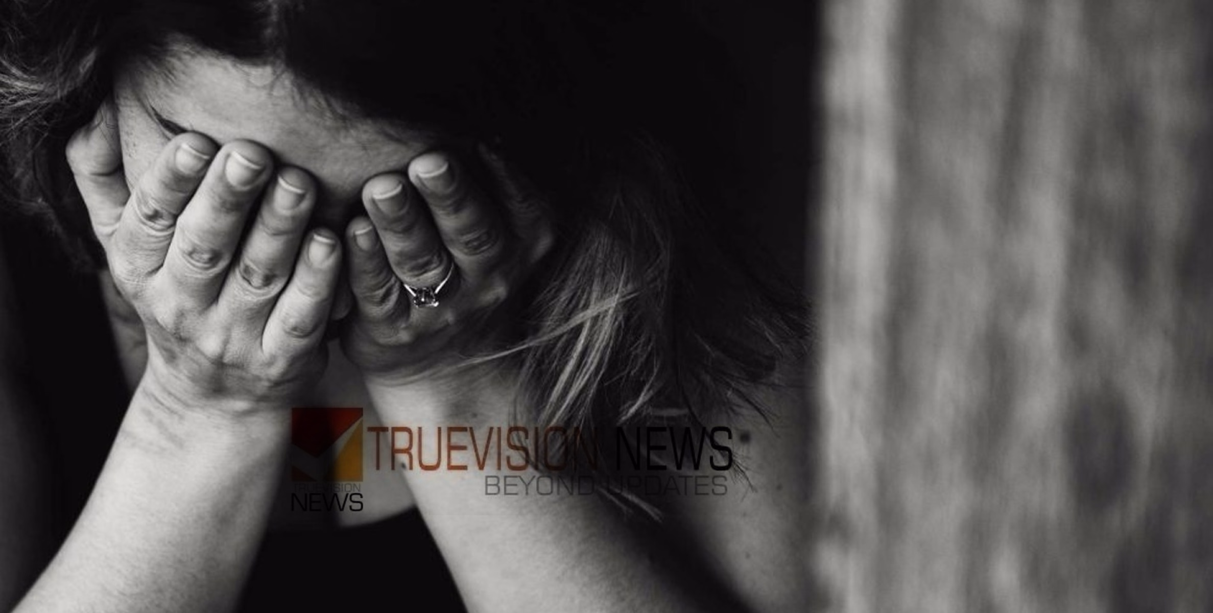 കട്ടിലിൽ കെട്ടിയിട്ട് വസ്ത്രം അഴിപ്പിച്ച് തല്ലിച്ചതച്ചു, തല മൊട്ടയടിച്ചു; യുവതി നേരിട്ടത് ക്രൂര പീഡനം, പതിനാല് പേർ കസ്റ്റഡിയിൽ