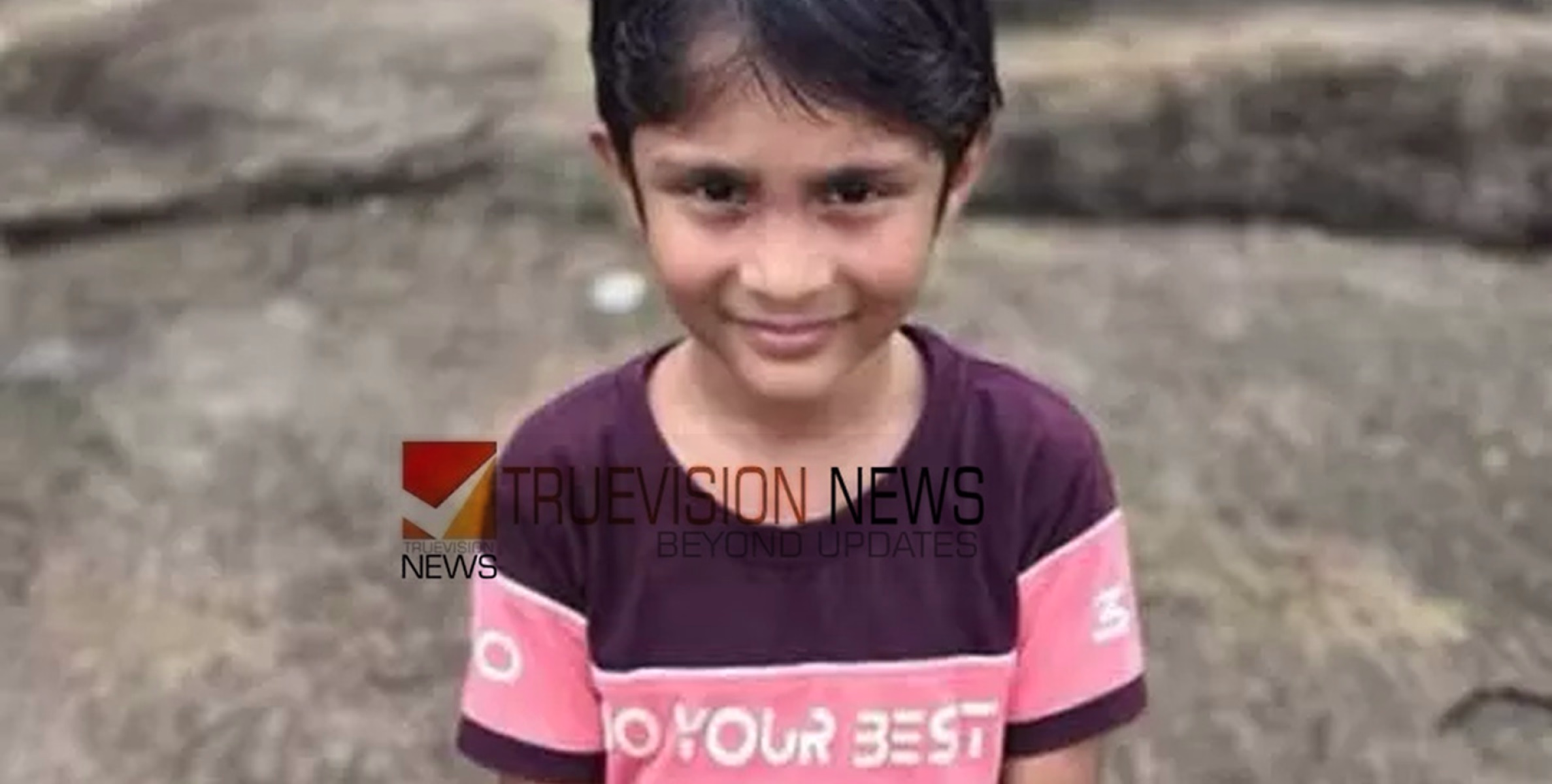 അമ്മയുടെ കൈ വിട്ട് ഓടിയത് മരണത്തിലേക്ക്,  സ്കൂൾ ബസിടിച്ച് ആറുവയസുകാരന്  ദാരുണാന്ത്യം