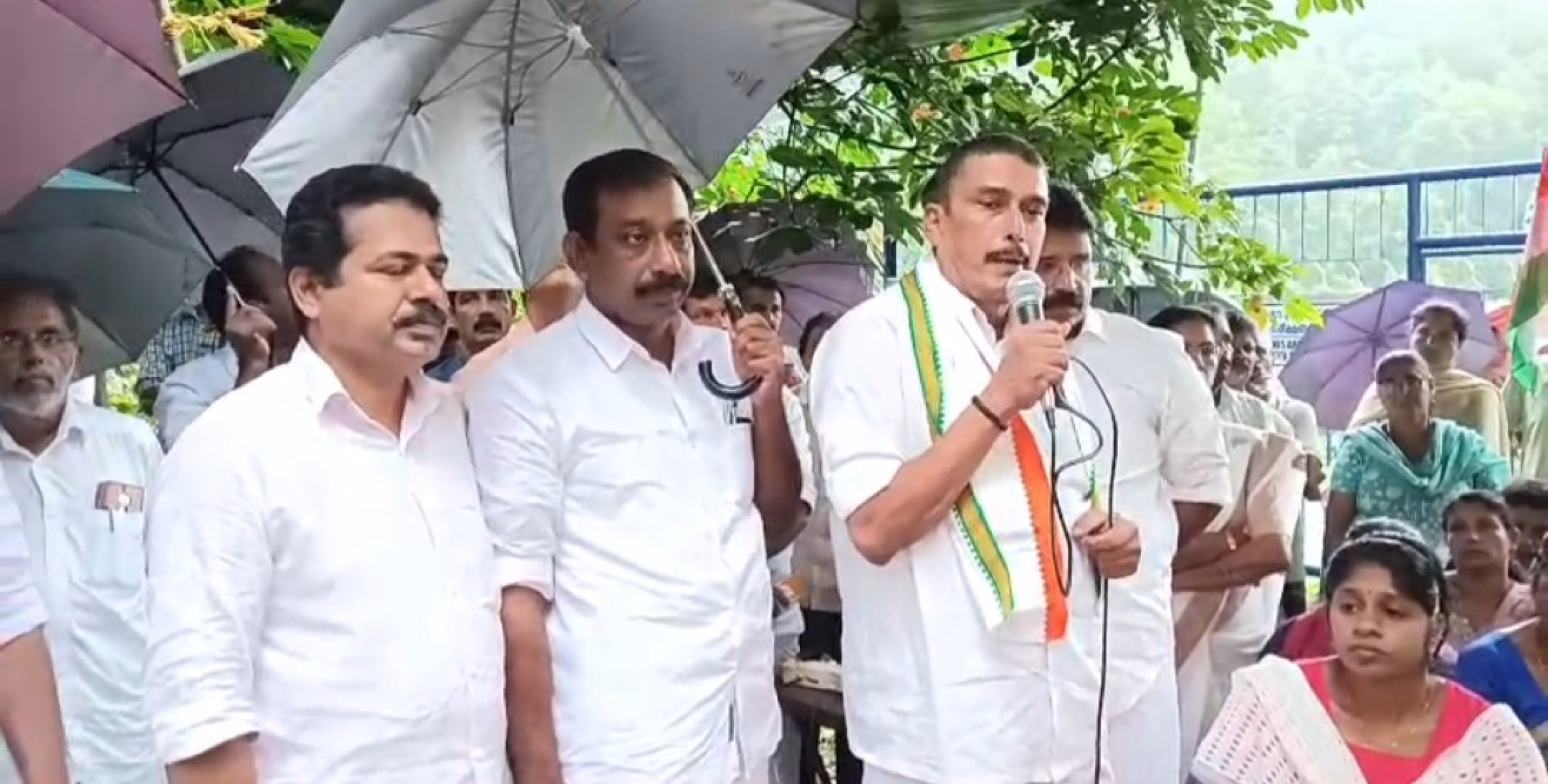 കോൺഗ്രസ്സ് അയ്യൻകുന്ന് പഞ്ചായത്ത് കമ്മറ്റി പ്രതിഷേധ ധർണ്ണ നടത്തി